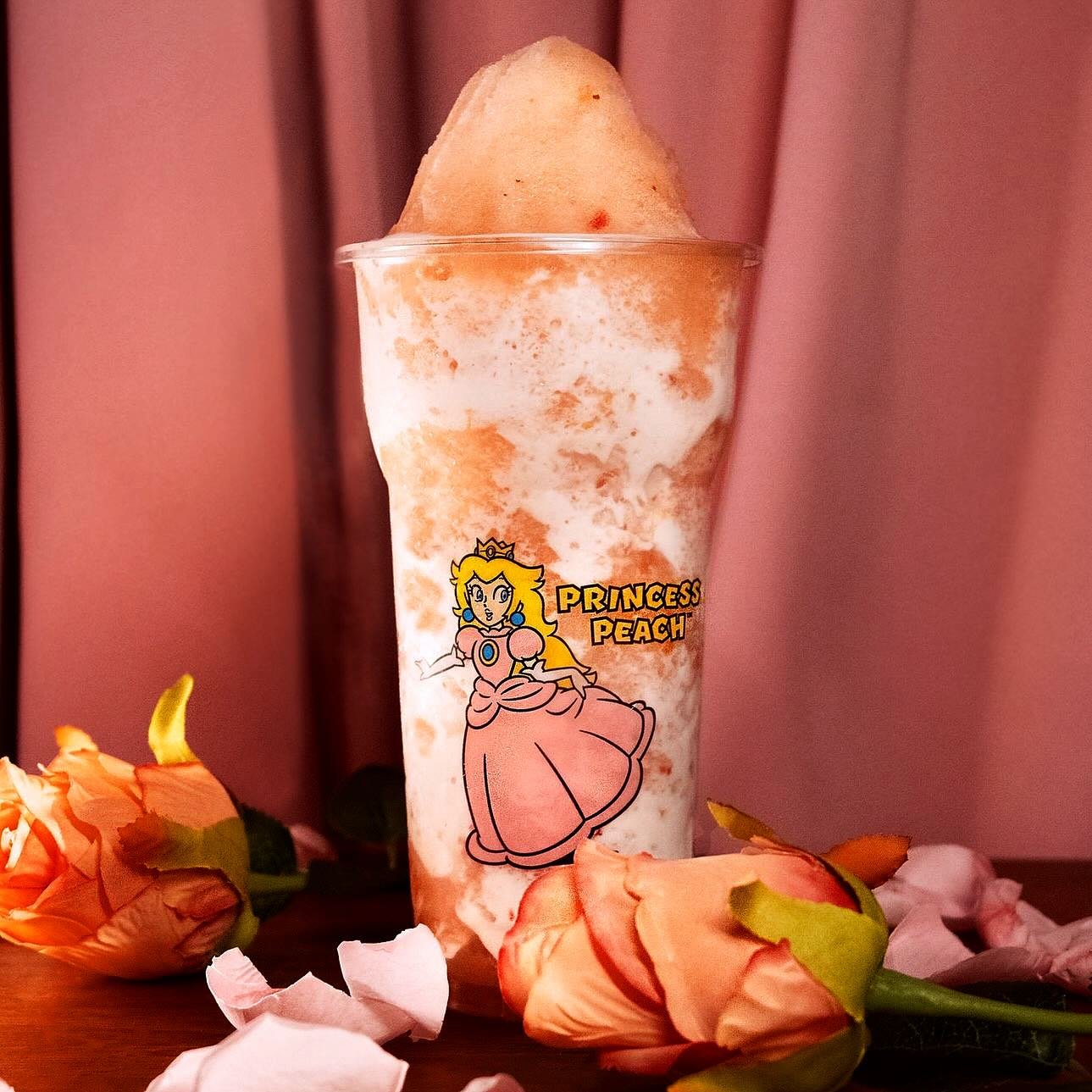 Sipping on sweetness fit for royalty 👸🏼Try the new Princess Peaches &amp; cream drink @kungfuteausa 
.
.
.
#kungfutea #kftea #kfteausa #peachesandcream #bobatea #bobalove #bobalife #flushingeats #flushingfoodie #flushingqueens #downtownflushing #fl