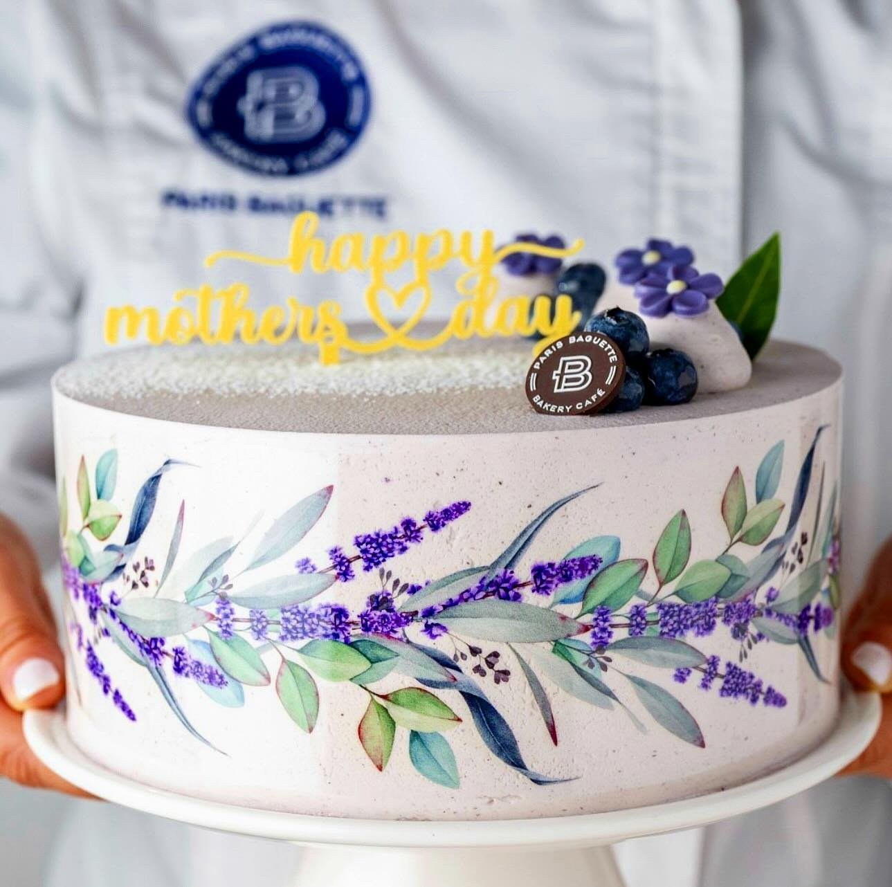 Happy Mother&rsquo;s Day to all the beautiful mothers 🪻🍰 treat mom to a slice of bliss @parisbaguette_usa 
.
.
.

.

#mothersday #mothersdaygift #mothersdaycake #mothersdayspecial #mothersday2024 #happymothersday #cakedesign #cakeart #cakedecorator