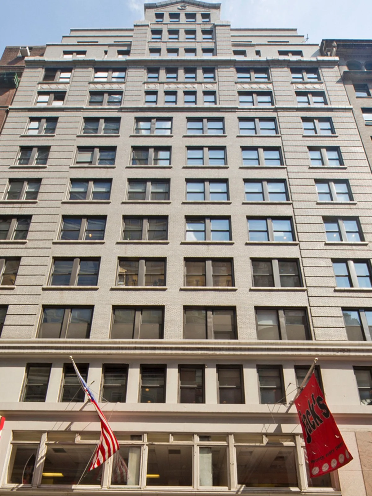 45 W 45th St