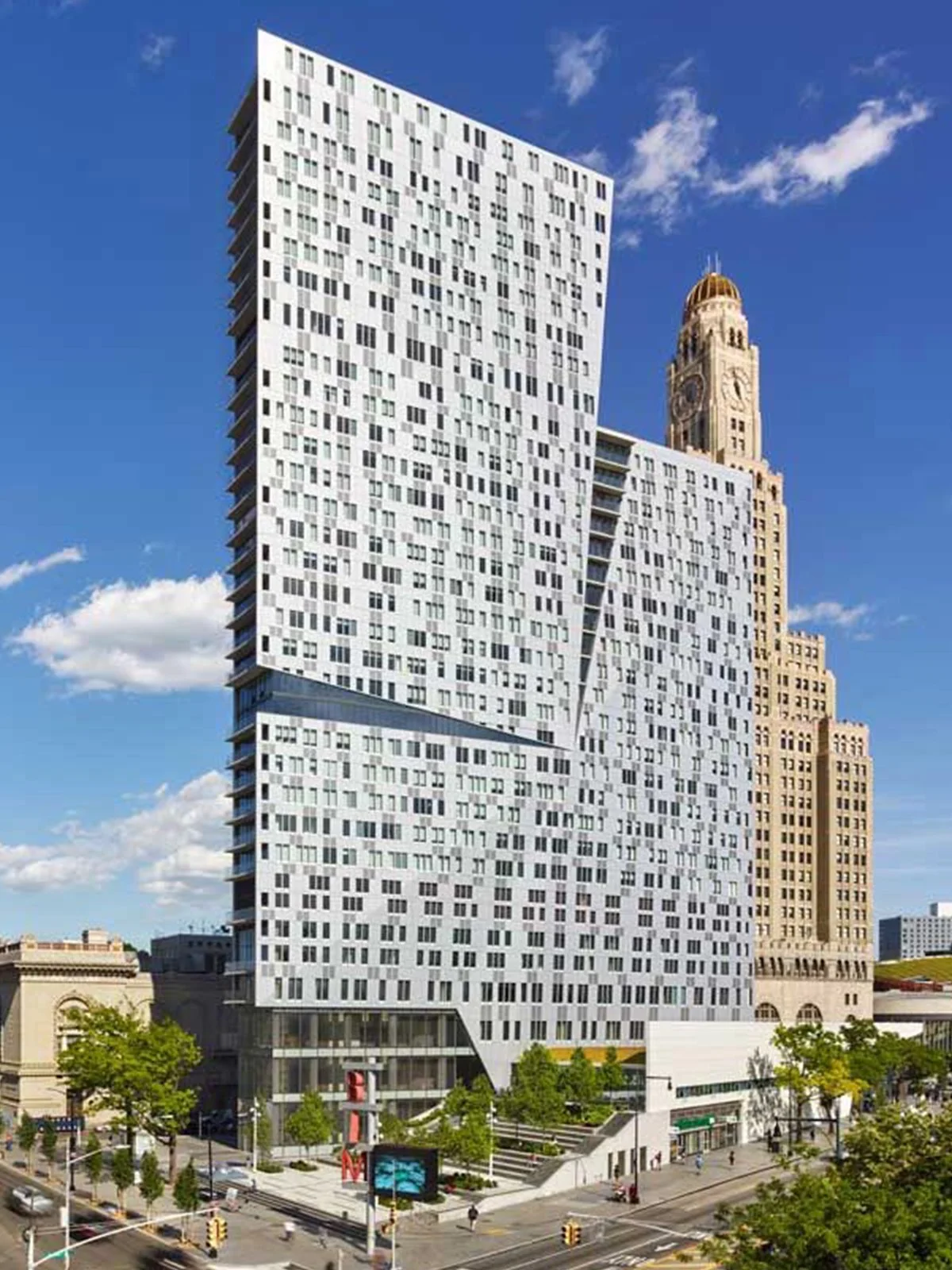 300 Ashland Pl
