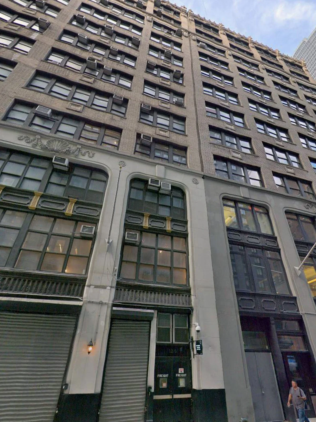 129 W 31st St
