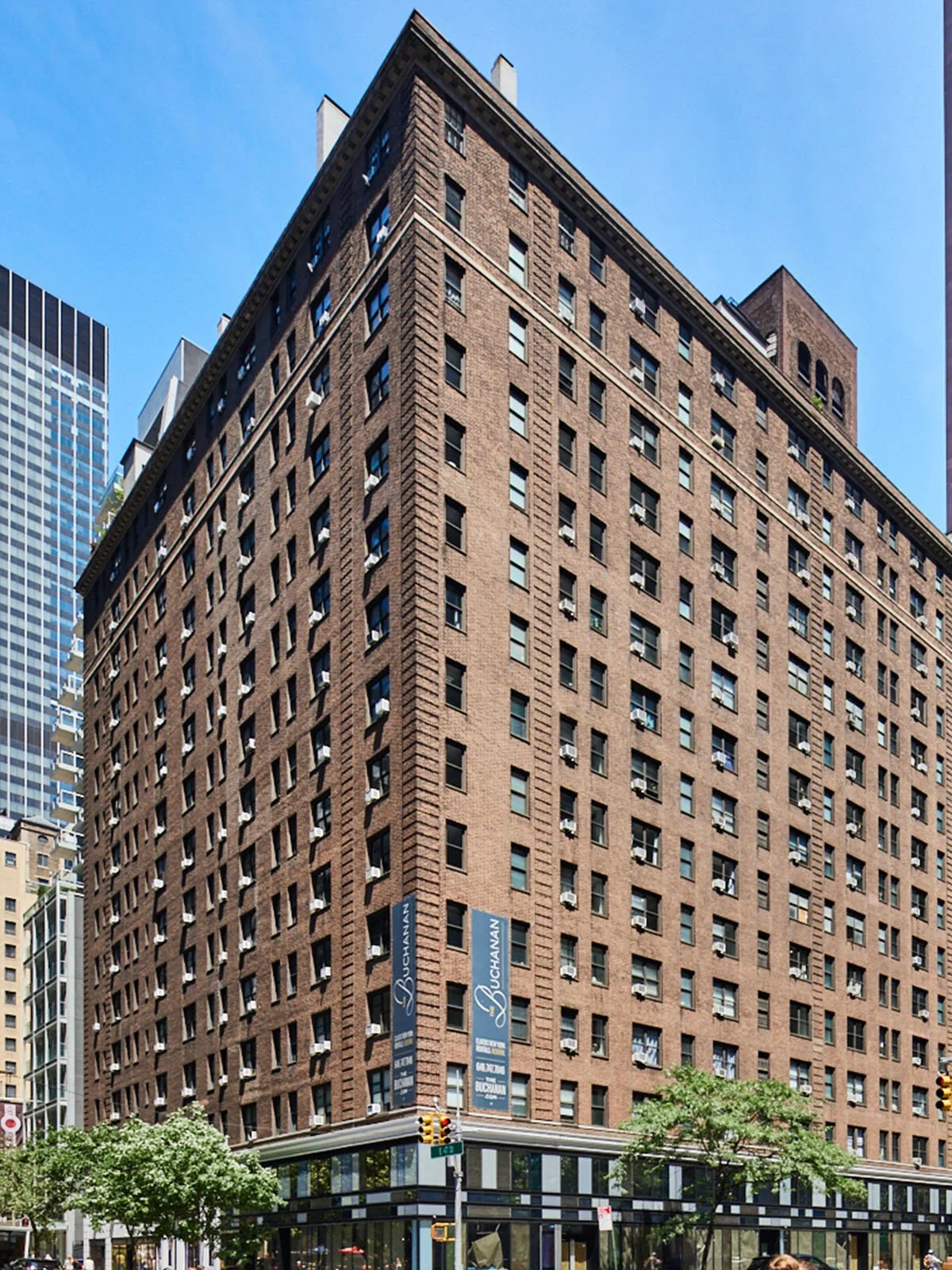 160 E 48th St