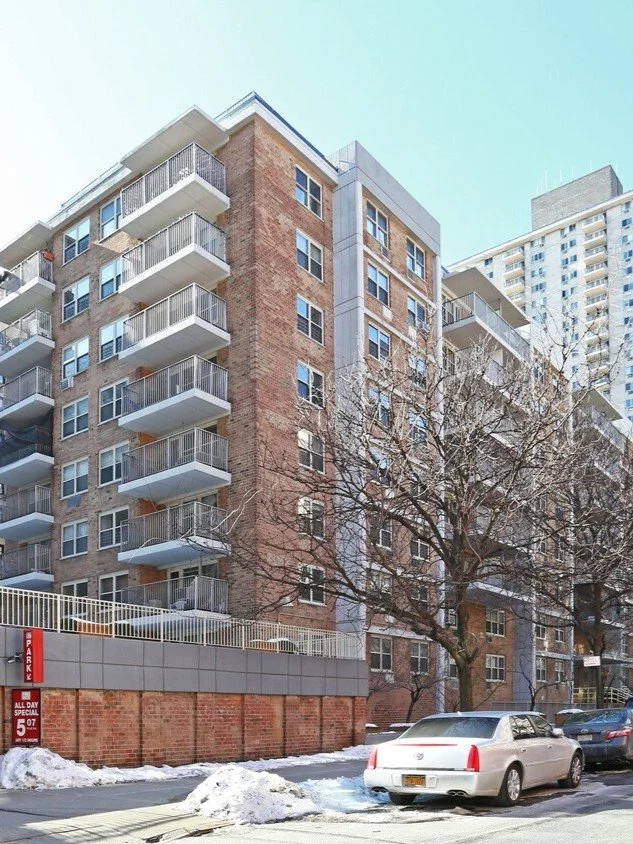 50 W 93rd St