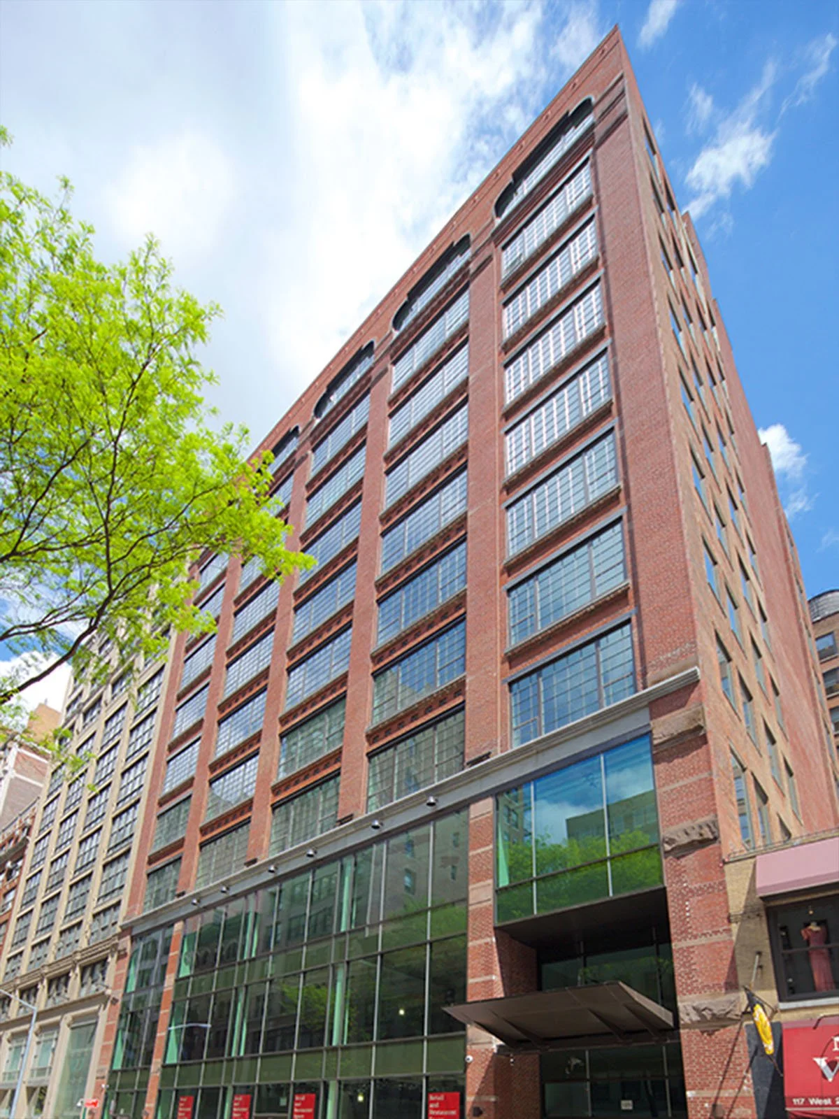 125 W 25th St
