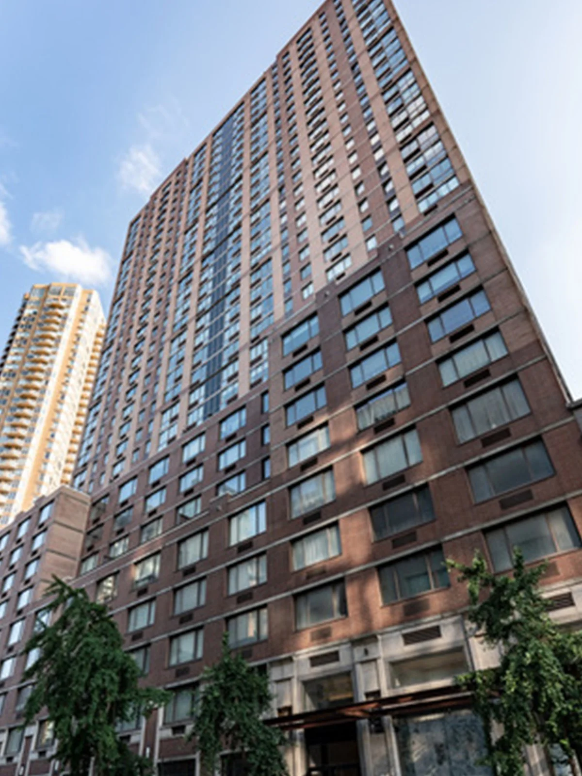 520 W 43rd