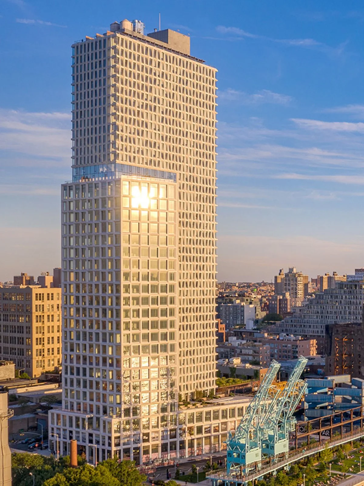 10 Grand St