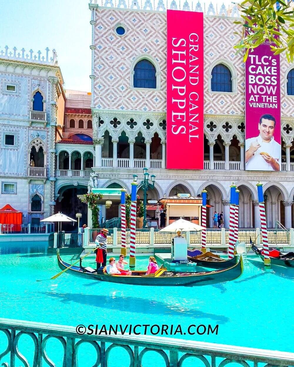 Sian-Victoria-The-Venetian-resort-hotel-las-vegas-nevada-italian-themed-gondola-ride-sightseeing-tourist-attraction-america-usa+(1).jpg