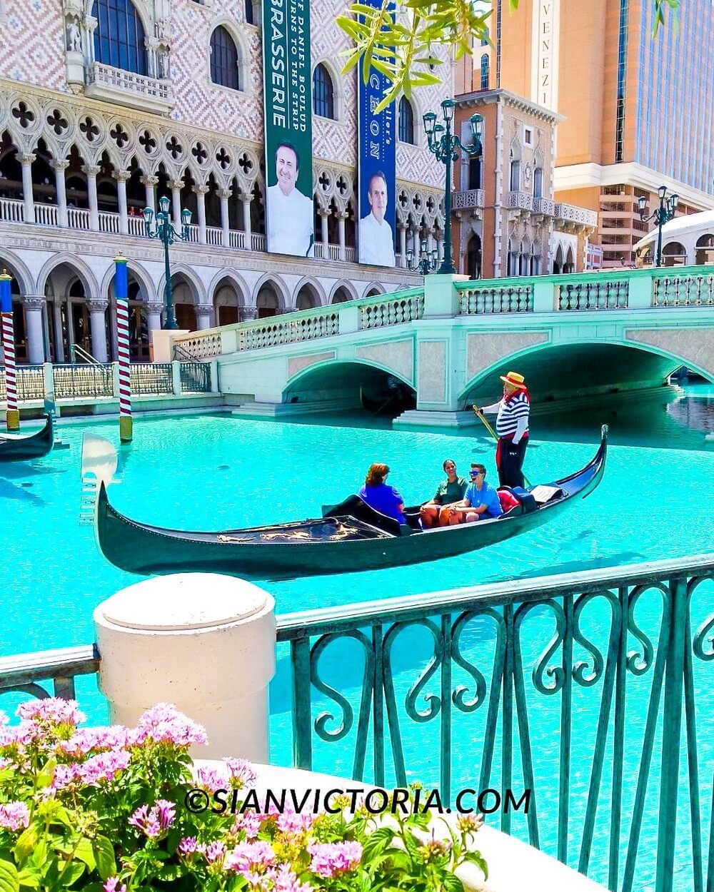Sian-Victoria-The-Venetian-resort-hotel-las-vegas-nevada-italian-themed-gondola-ride-sightseeing-tourist-attraction-america-usa+(2).jpg