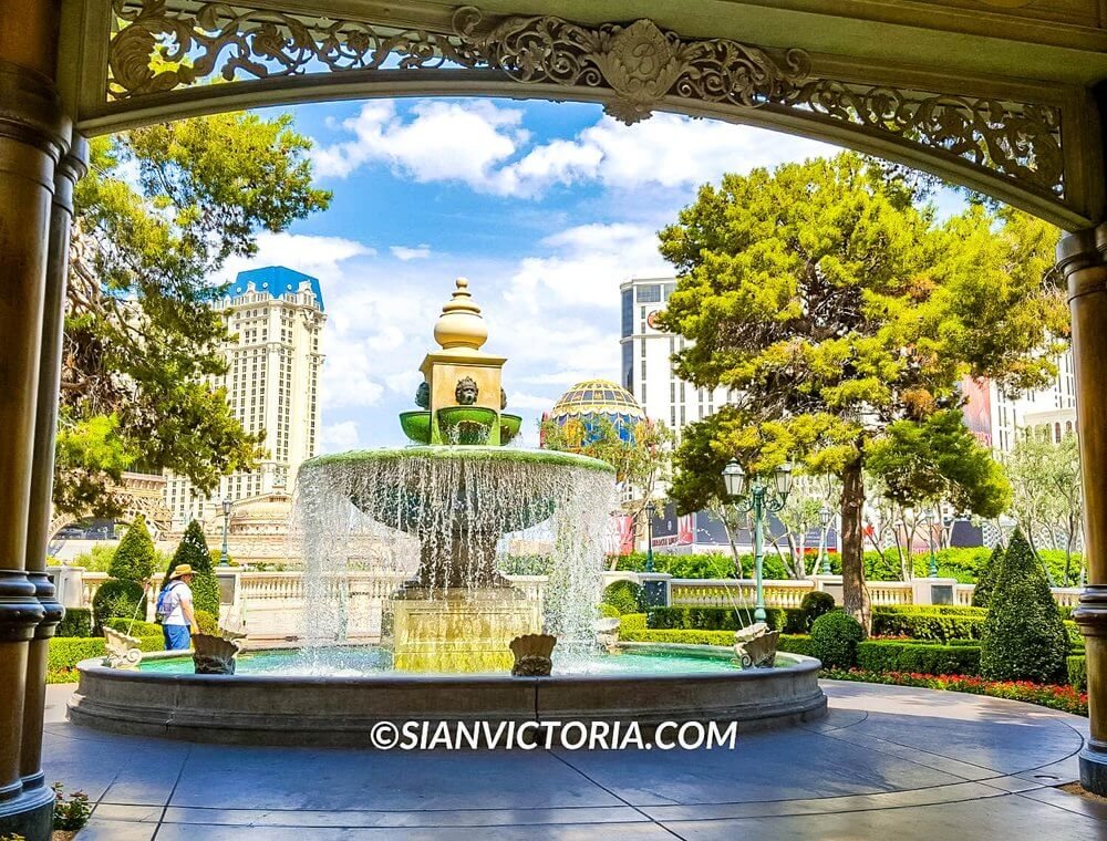 Sian-Victoria-bellagio-hotel-resort-las-vegas-nevada-america-sightseeing-tourist-attractions-fountain-botanical-gardens+(1).jpg
