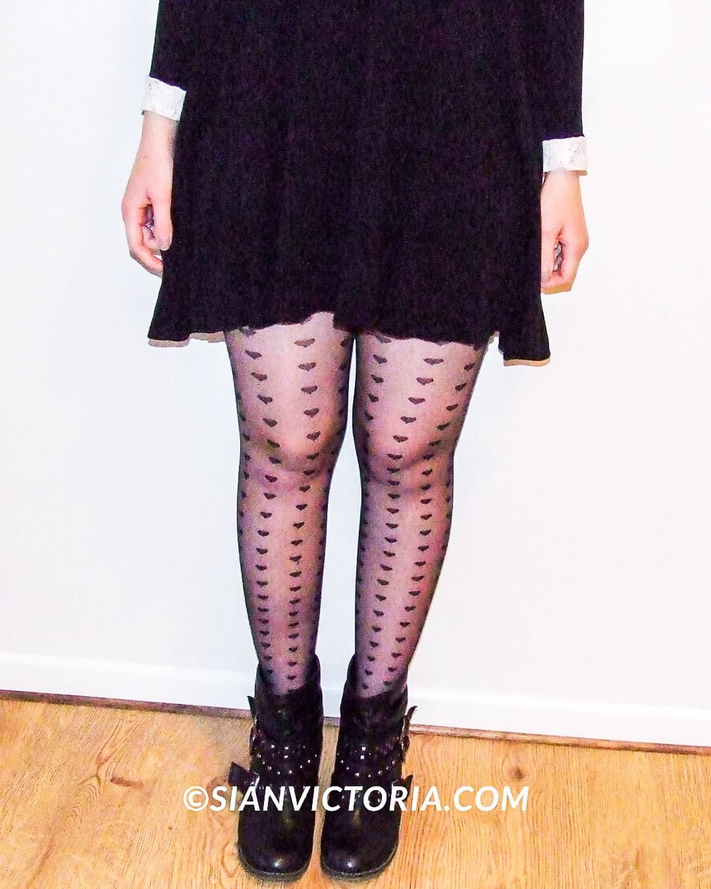 How to Style Patterned Hosiery, Fashionisers©
