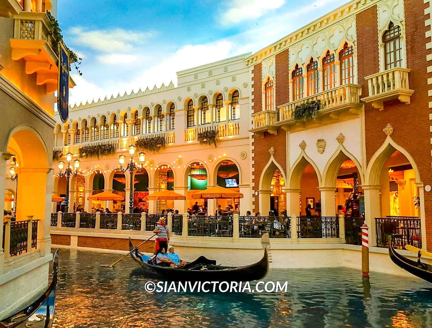 The Venetian - Sightseeing at a Venice-Themed Hotel in Las Vegas — sian  victoria