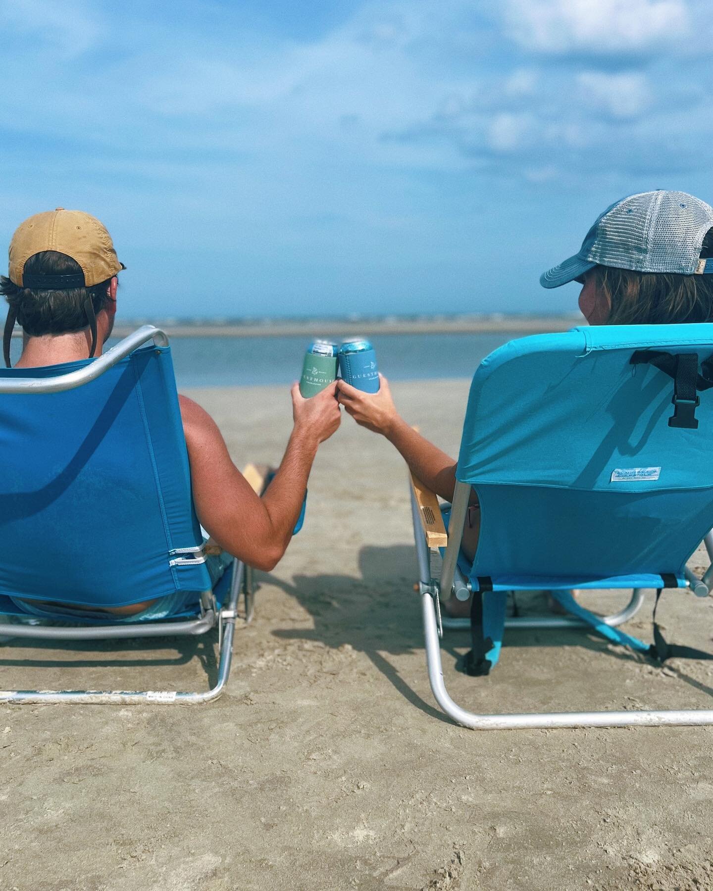 Cheers to summer⛱

Our properties are a quick 20 minutes to the beach&hellip; perfect for the Fourth! 

#guesthousecharleston #luxuryvacationrentals #fourthofjuly #sullivansisland