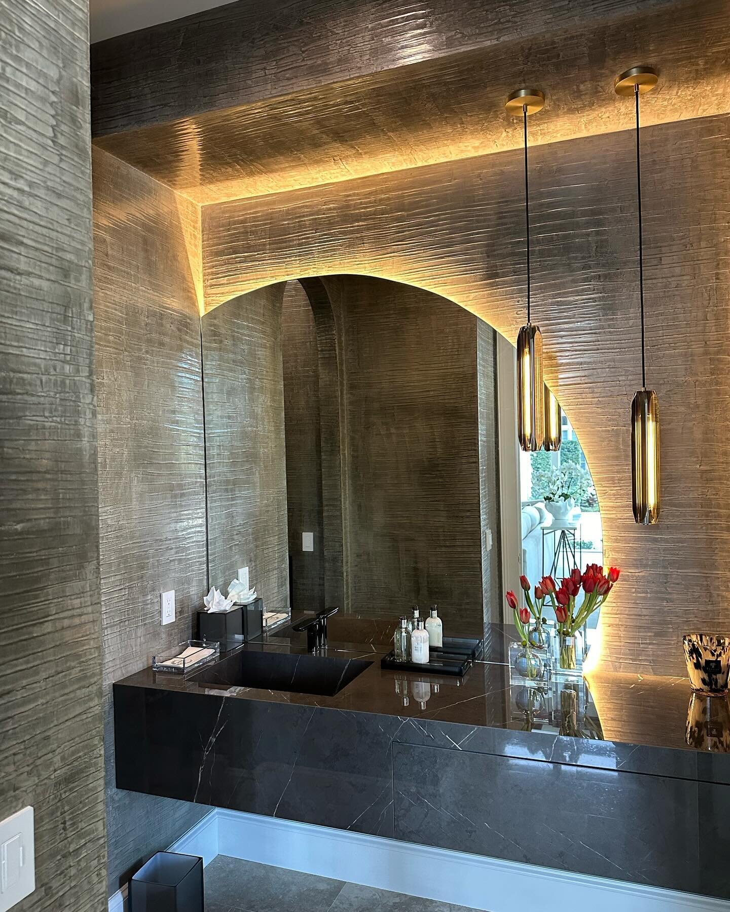 Stunning textured Venetian Plaster in this super cool powder room!  #venetianplaster #limeplaster #fauxfinish #modern #interiordesign #design #luxuryhomes #styleinspo #powderroomdesign #palmbeach #southflorida #jupiter #beautiful #firmoluxplaster #pl