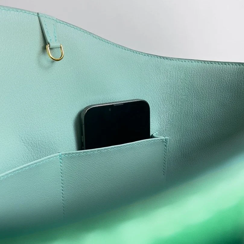 Tidal Tote. Chèvre, Jade.