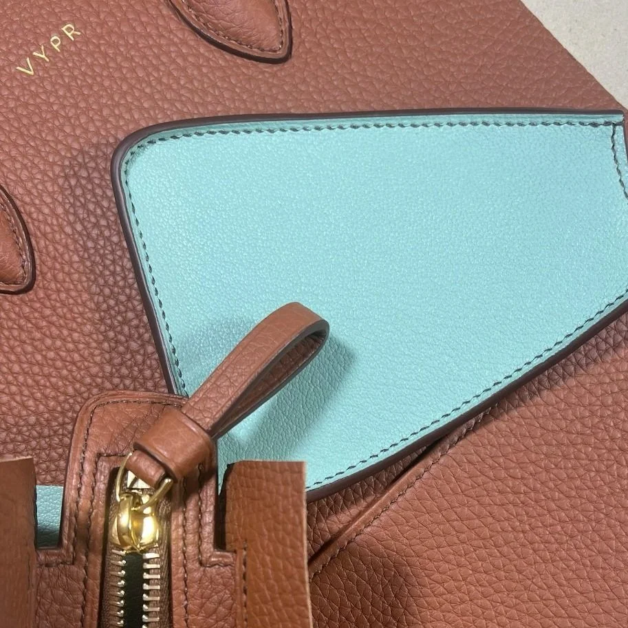 Lennie Satchel. Young bull, Gold. Chèvre, Jade.