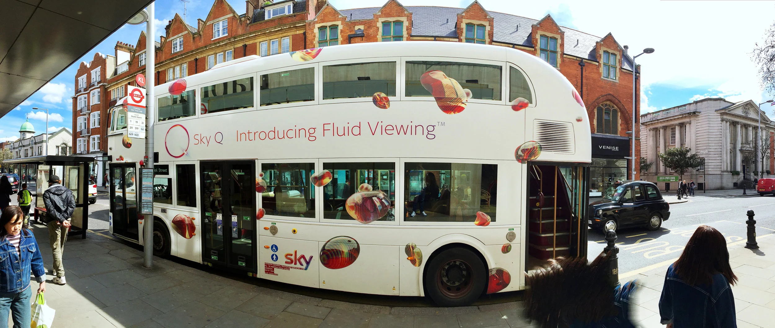 Sky_Q_Bus_01.jpg