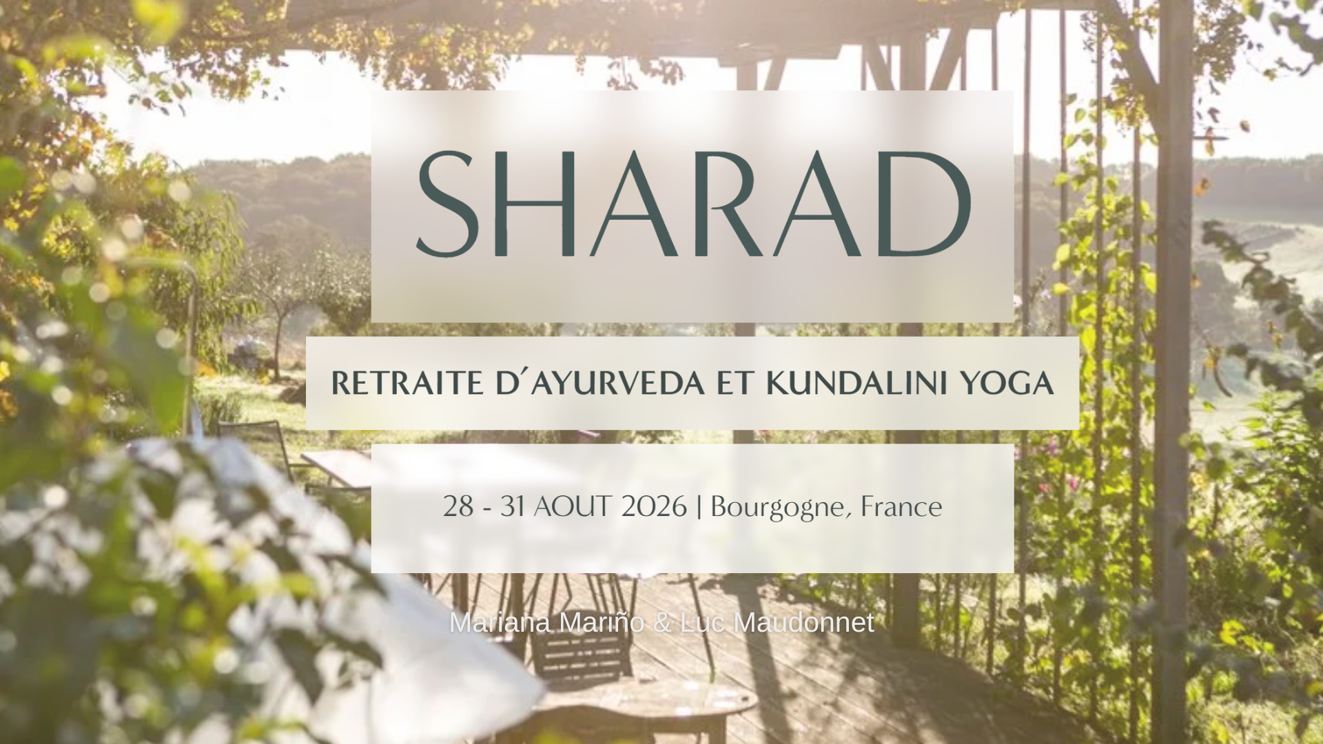 Affiche annonçant un séjour de retraite d'ayurveda et de kundalini yoga à VASANTA, en Bourgogne, France, du 17 au 20 avril 2026, avec une photo d'un espace extérieur en nature