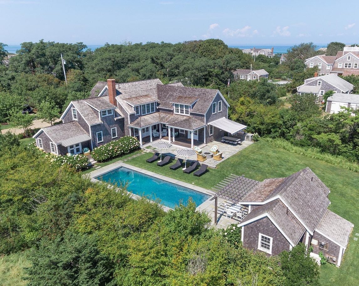 NEW LISTING &ndash; 11 HINCKLEY - $18,000,000

This stunning home is ready for Summer &rsquo;22! Located in one of the most coveted areas on the island, 11 Hinckley is a 2 minute walk to The Westmoor Club, a short bike ride to town, and steps from th