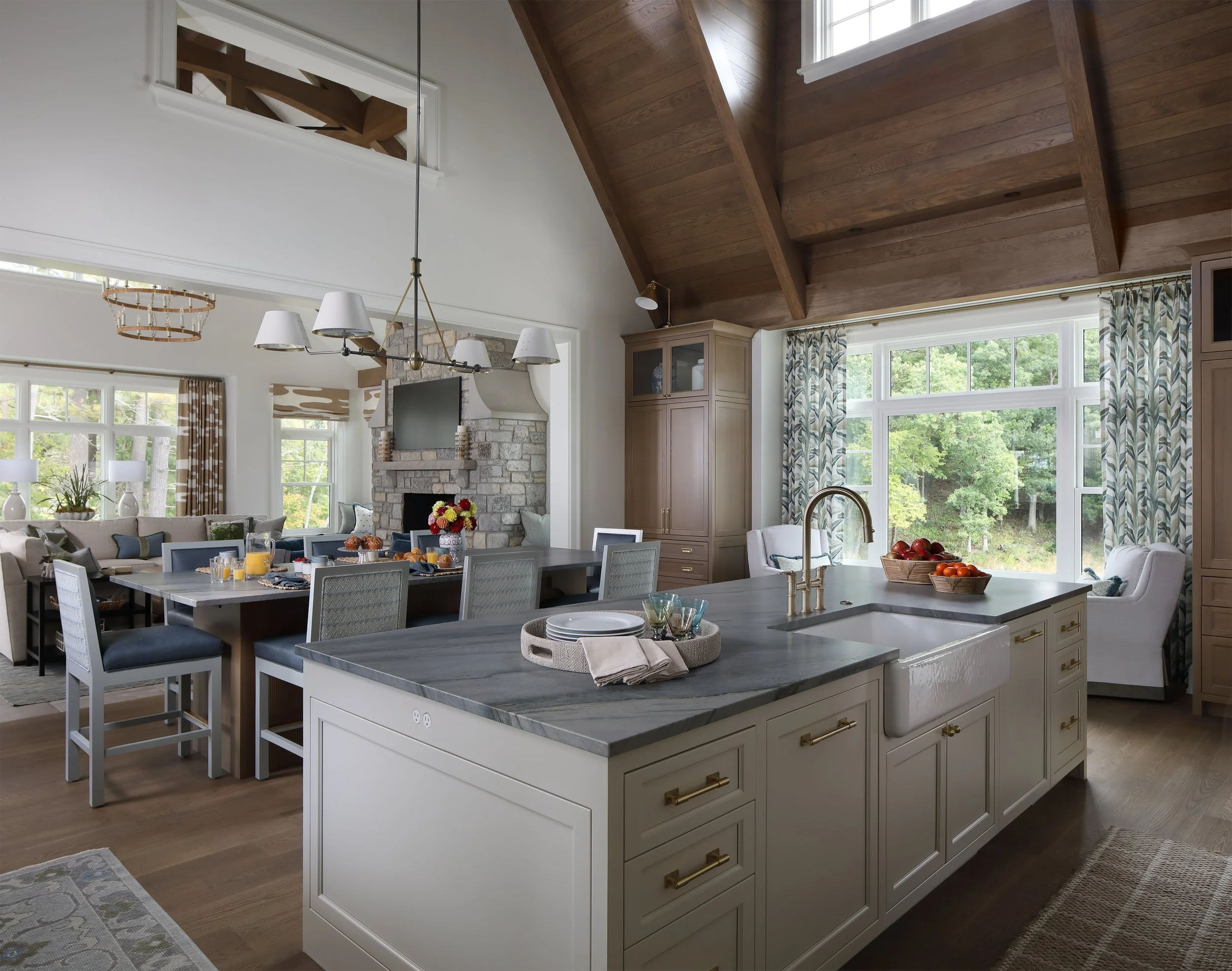 Kitchen2.jpg