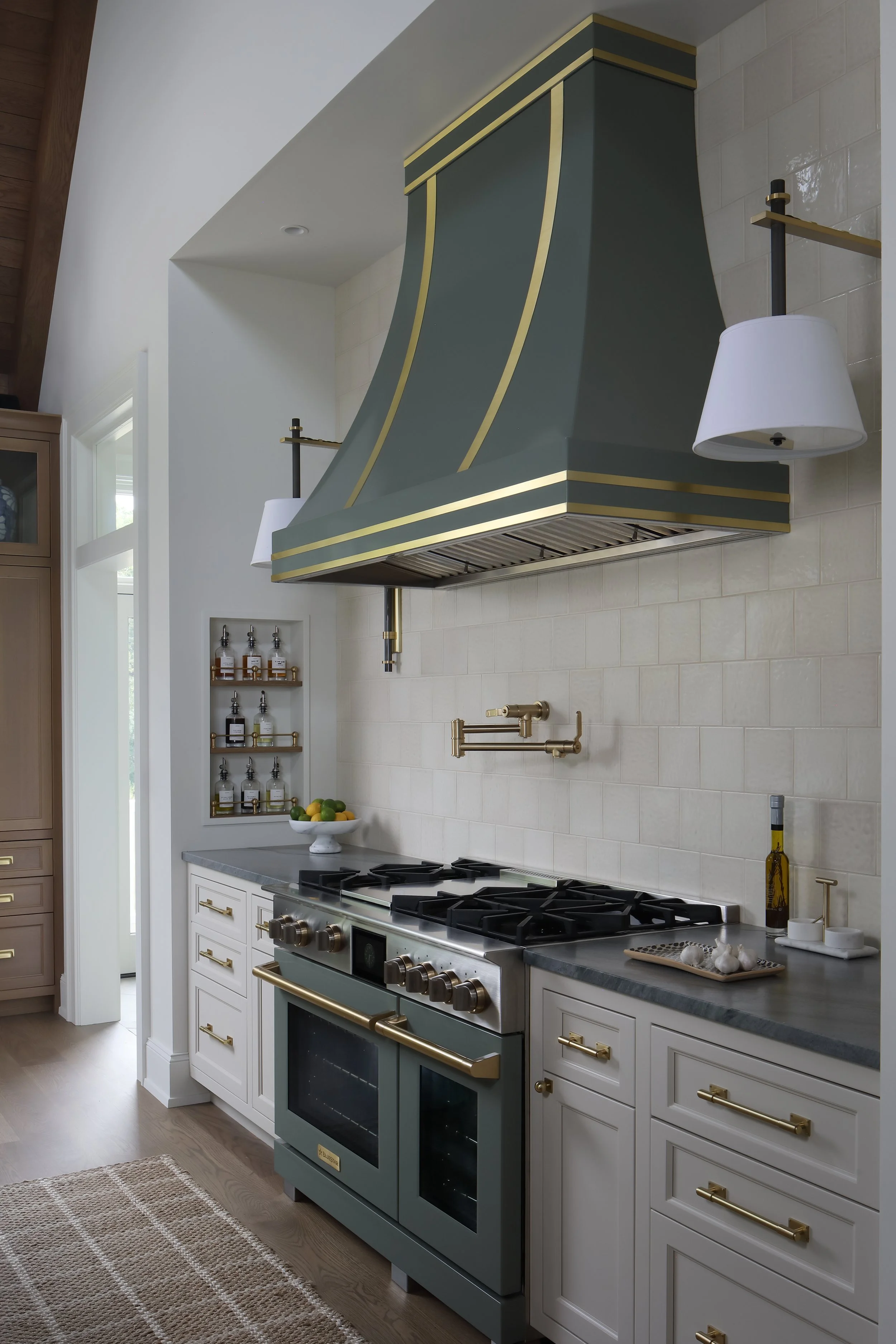 Kitchen3.jpg