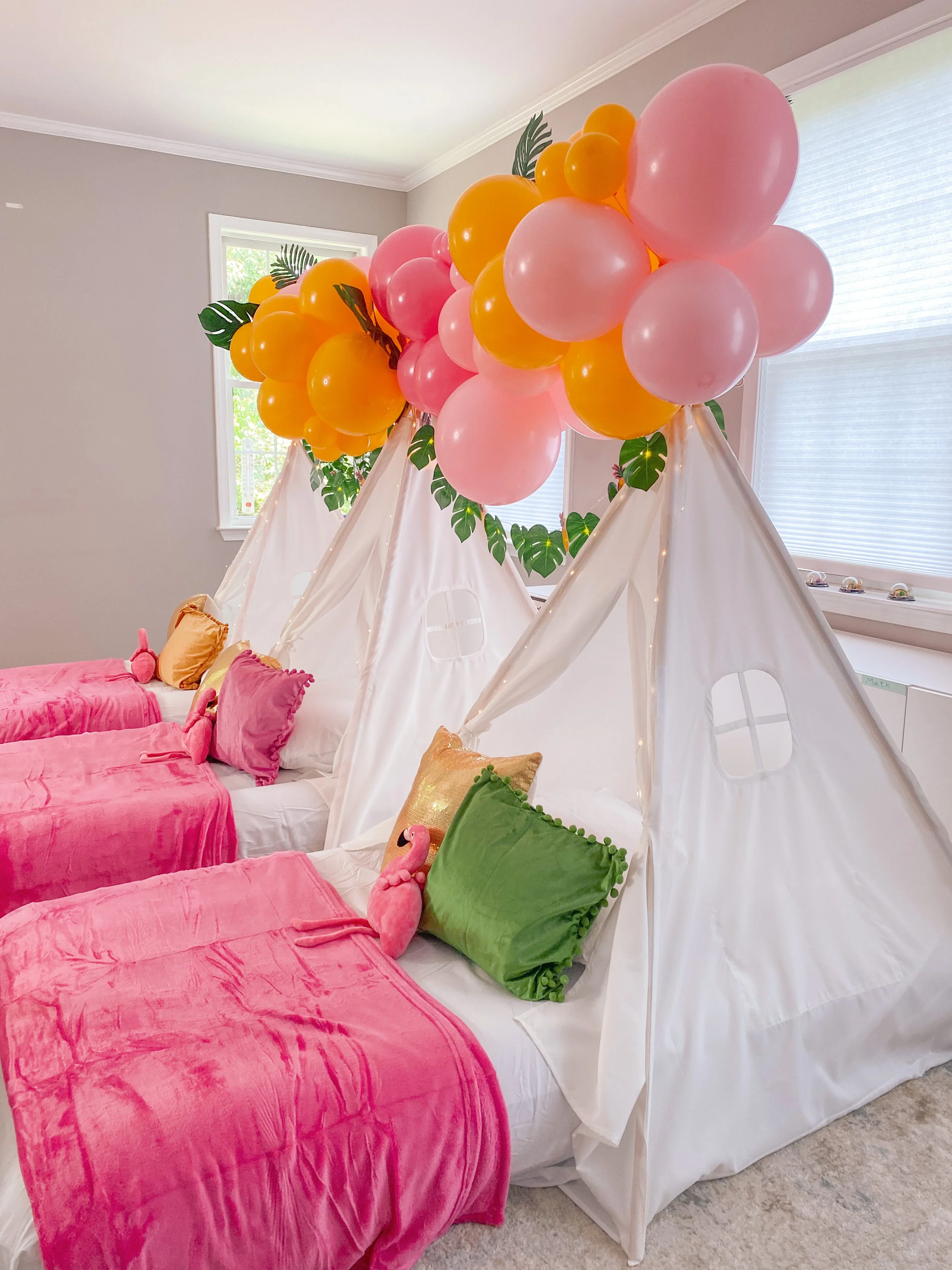 flamingo and pinapple kids party.JPG