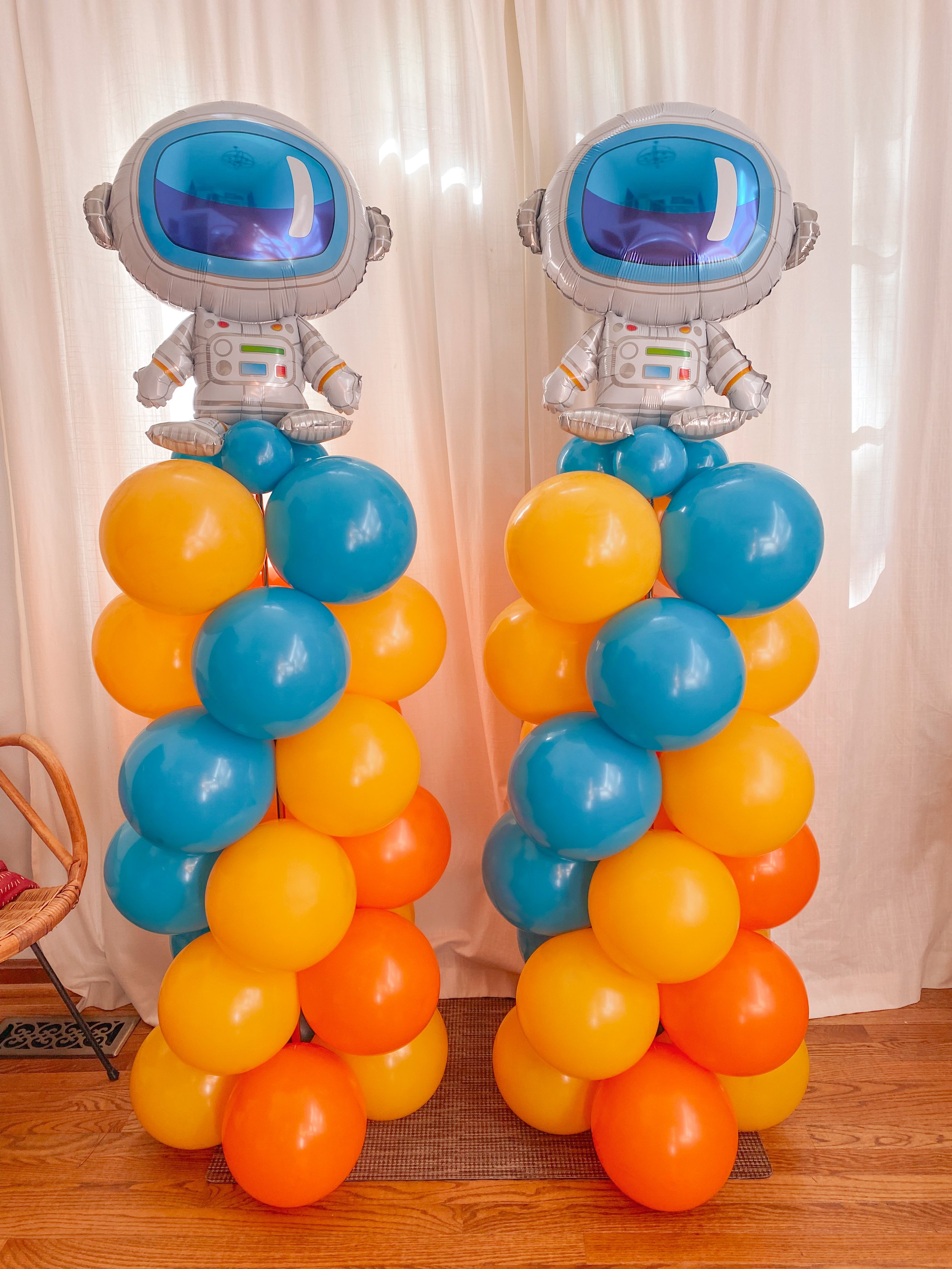 outer space balloon columns near me.JPG