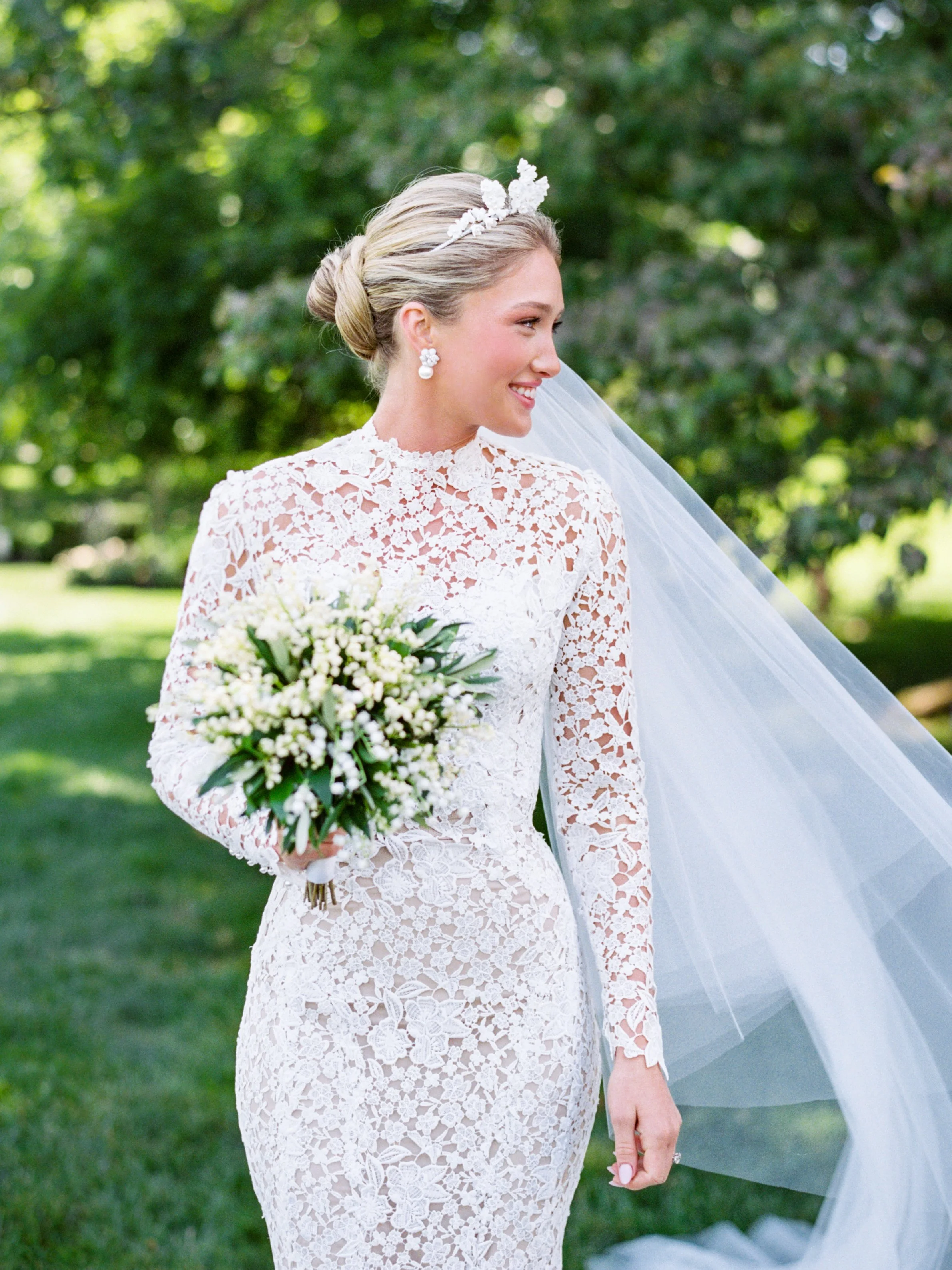 Bride photography on her designer paris ky wedding day