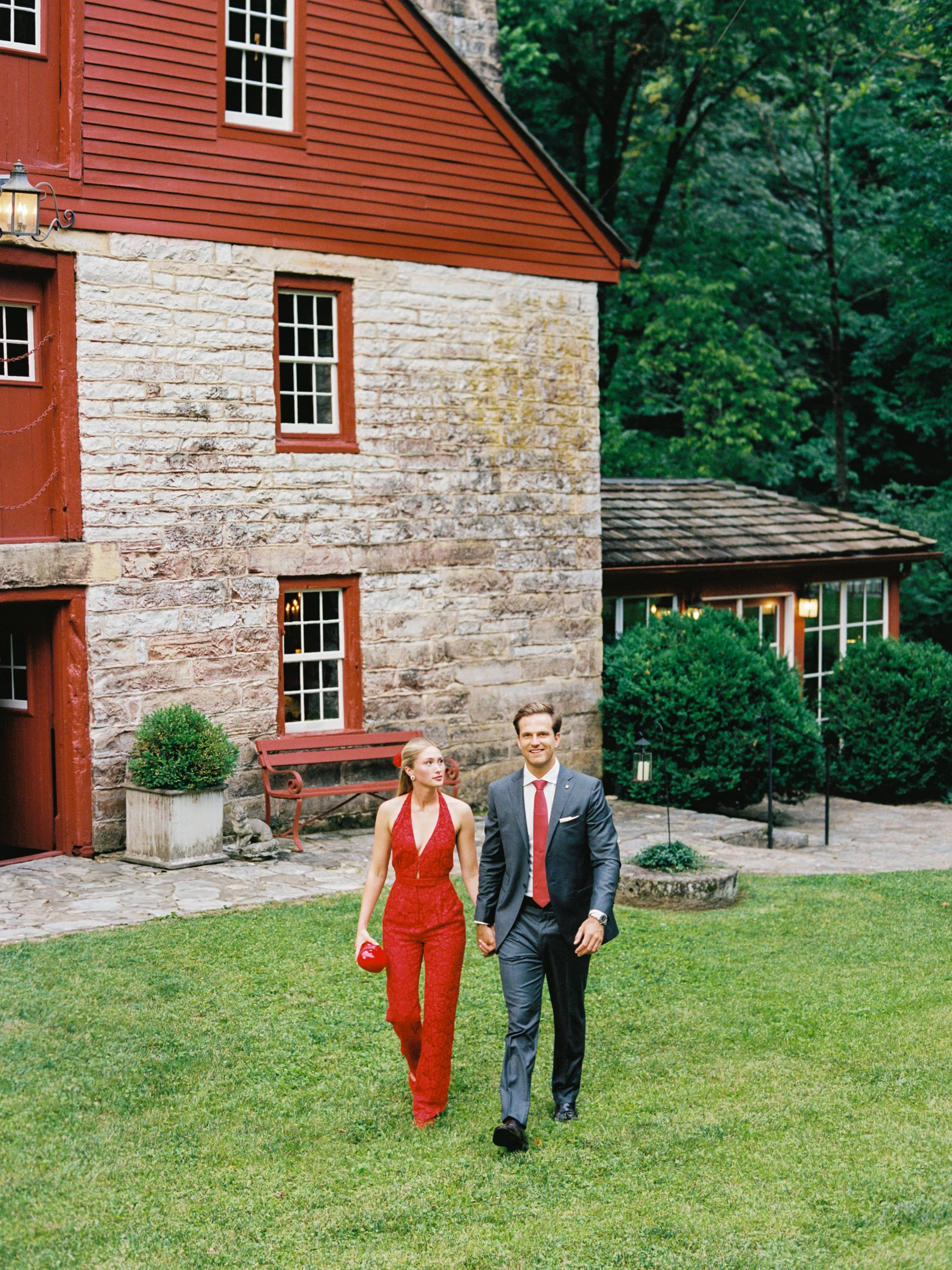 Bride and Groom portraits at The Hunt Club in Paris, KY