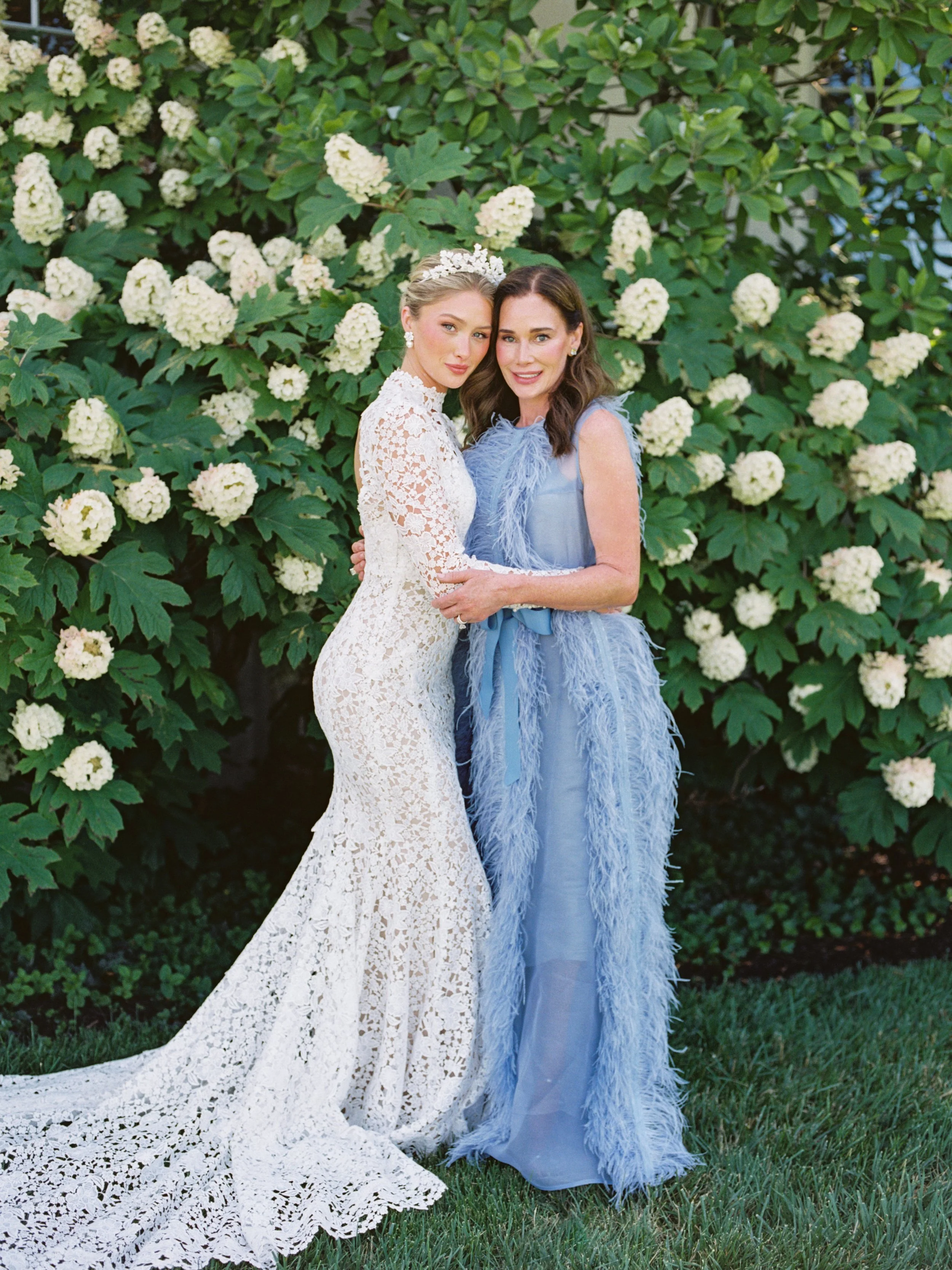 Mother and daughter editorial portait paris, ky wedding