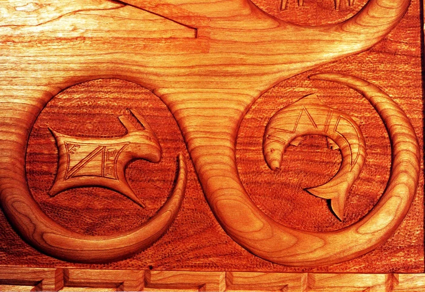 headboard_fish.jpg-nggid03160-ngg0dyn-1400x962x100-00f0w010c010r110f110r010t010.jpeg