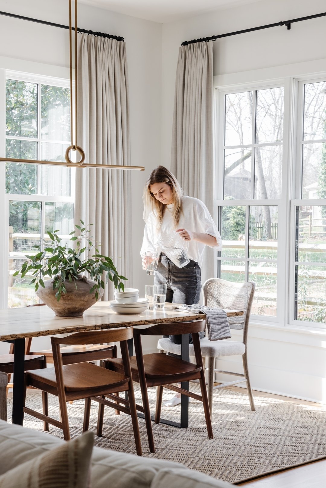 Let's create a home made for hosting and community 🌿 Click the link in our bio to tell us about your project!

#perchinteriors #houseinspiration #interiordesign #interiors #cltdesign #charlotteinteriordesign
