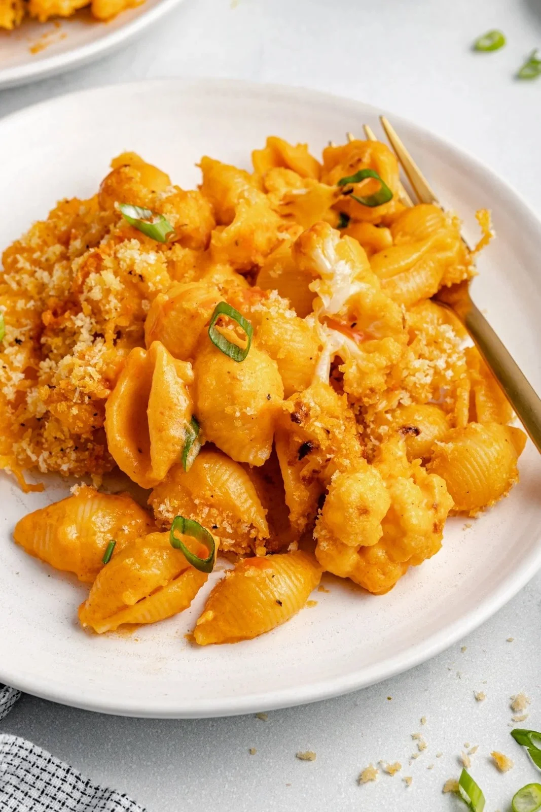 Buffalo Cauliflower Mac and Cheese