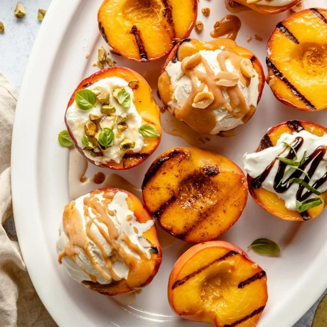 Grilled Peaches (+6 different topping ideas!)