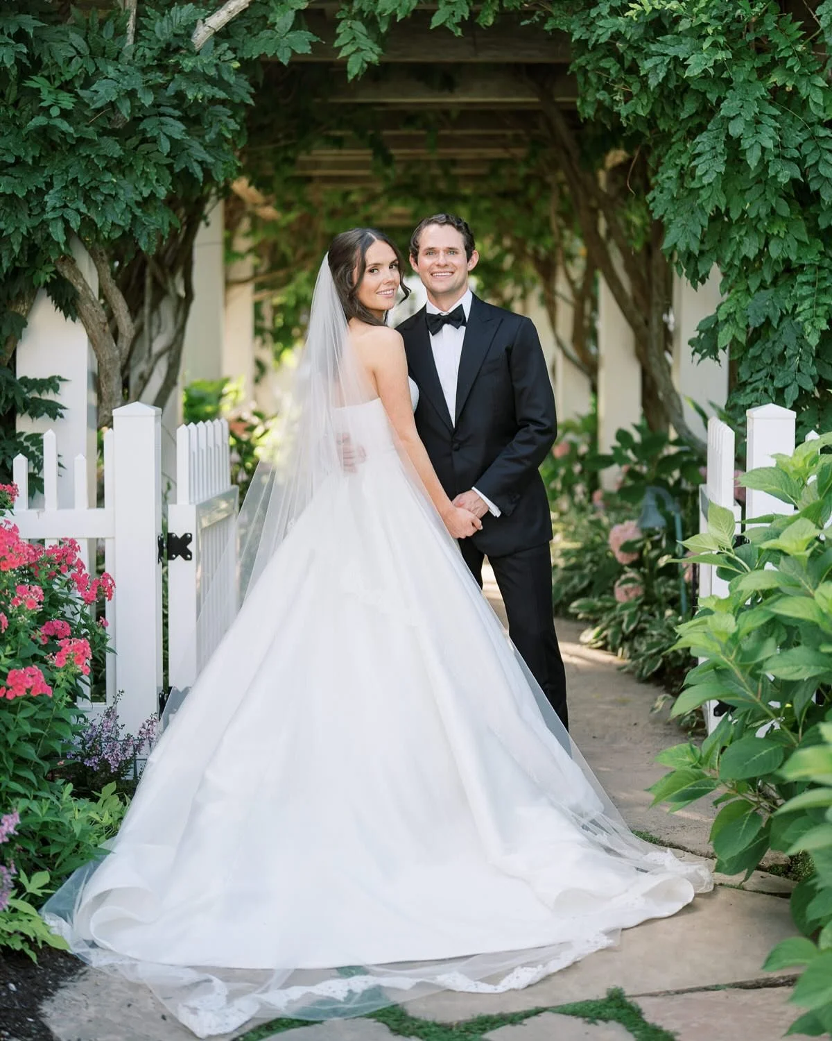 Kiki &amp; Connor married on the North Fork of Long Island. A day full of infectious energy, oysters &amp; total support by family &amp; friends. #goldenhourstudios

Venue: @bedellweddings 
Photography: @jessepafundi
Coordination: @sampognecoordinati
