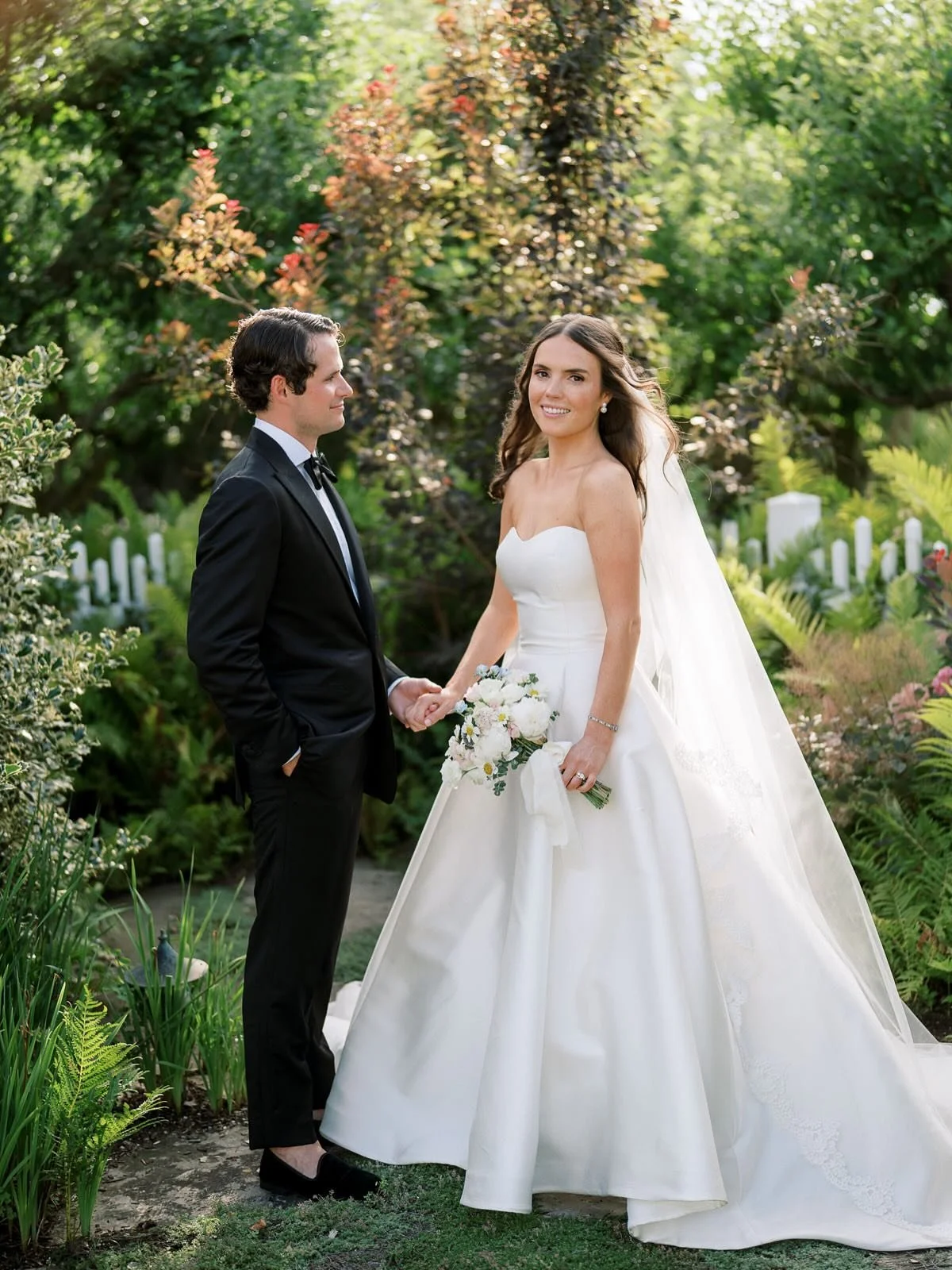Kiki &amp; Connor do the North Fork. #goldenhourstudios

Venue: @bedellweddings
Photography: @jessepafundi
Coordination: @sampognecoordination
Florals: @hometownflowerco
Hair: @northforkbridalhair
Makeup: @nyartistry
Catering: @theirishcoffeepub
Rent
