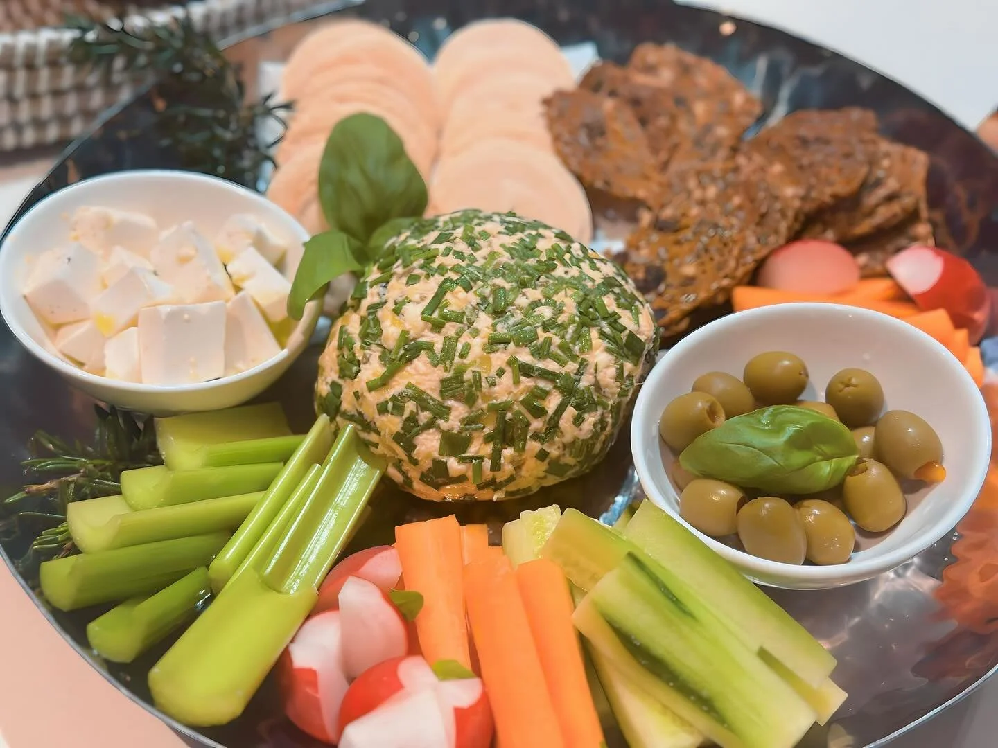 Platter season is upon us! Made this Nudairy&rsquo;s dairy free cheese ball and it was a real crowd pleaser! No one could tell that it wasn&rsquo;t dairy and were asking for the recipe 🤣🫶🏻 that&rsquo;s what we love right! Also featuring Nudairy&rs