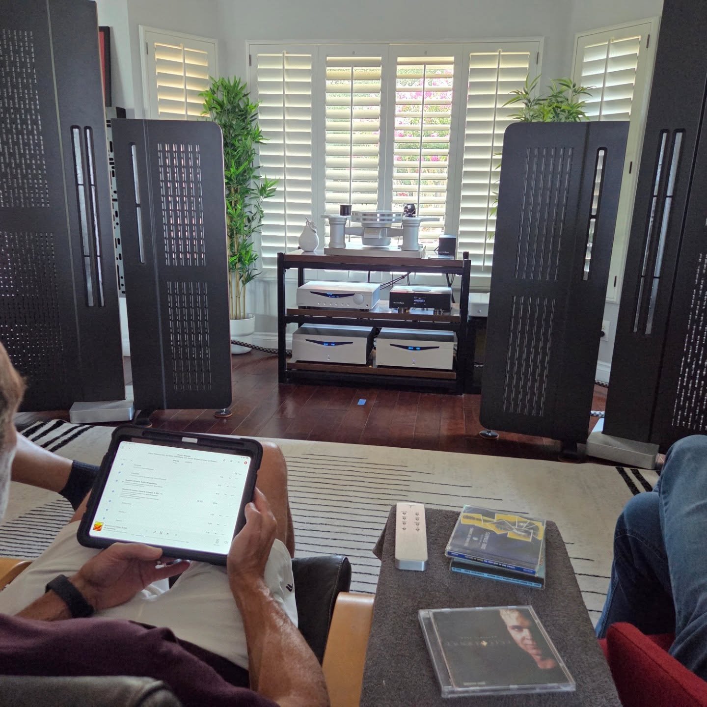 Doing a demo with our Diptyque 140 MKII's. Sounding killer and holding its own next to big brother! #diptyqueaudio #diptyque #audiophile #fidelityimports