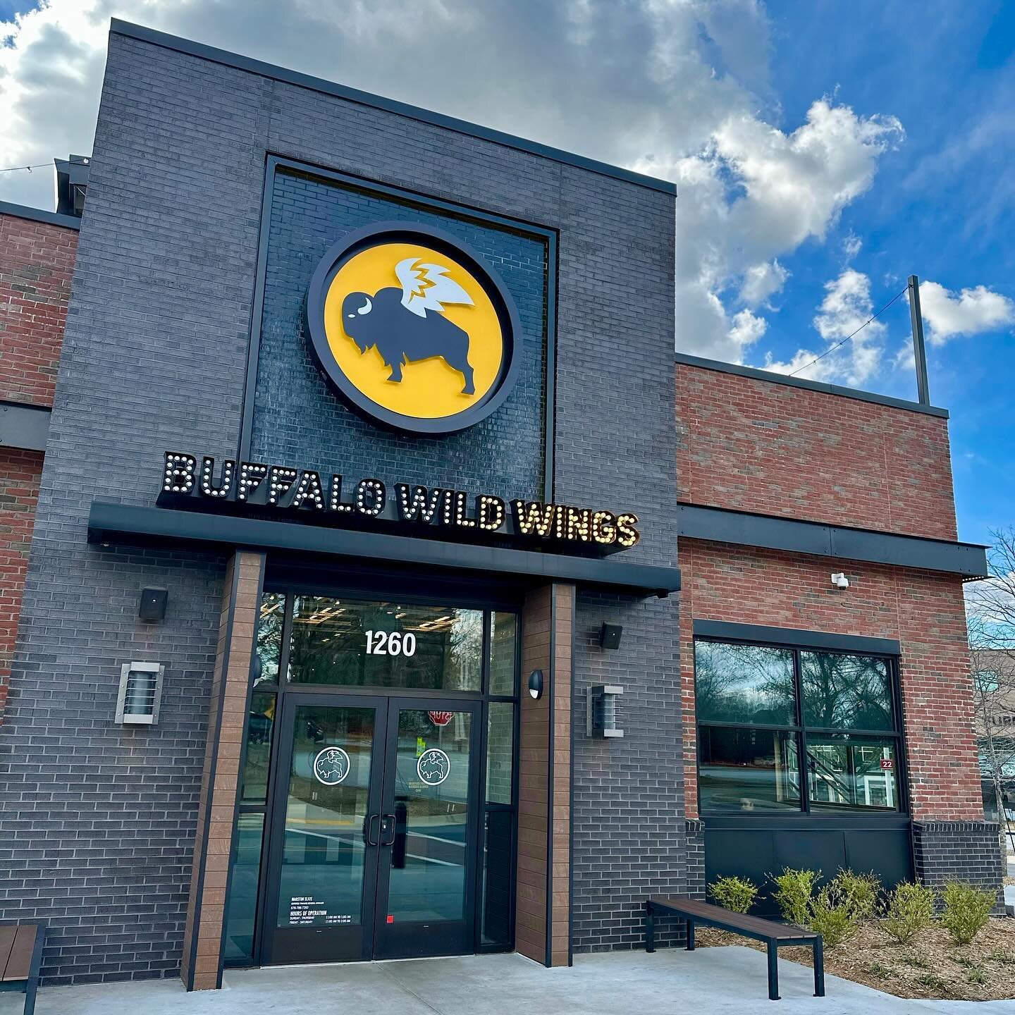 Shaking up the beverage scene in Atlanta! 🍹

PHCP&rsquo;s award-winning Beverage Innovation Team joins forces with Buffalo Wild Wings/Inspire Brands to stir up new cocktail trends. Director Kevin shook, strained and sizzled the group while Executive
