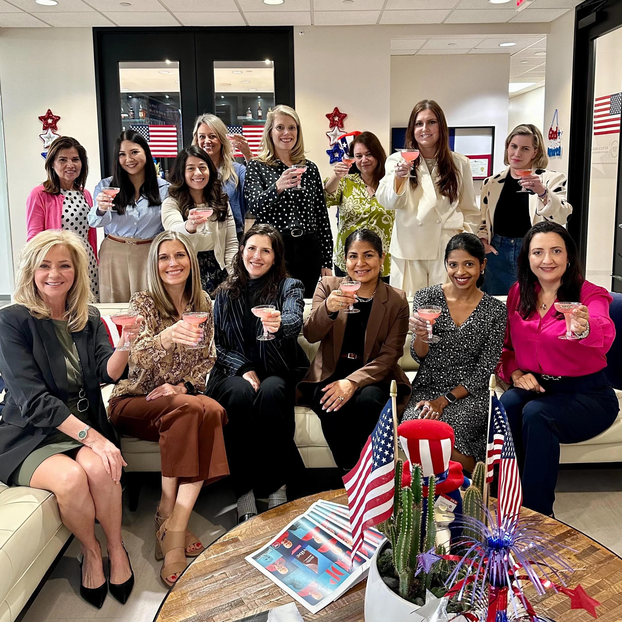 What better way to toast to Mother&rsquo;s Day weekend (because one day simply isn&rsquo;t enough 💁&zwj;♀️) than with CosMOMpolitans for #NationalCosmopolitanDay 🍸✨

Cheers to all the PHCP mamas and our mama friends &mdash; may your special day be 