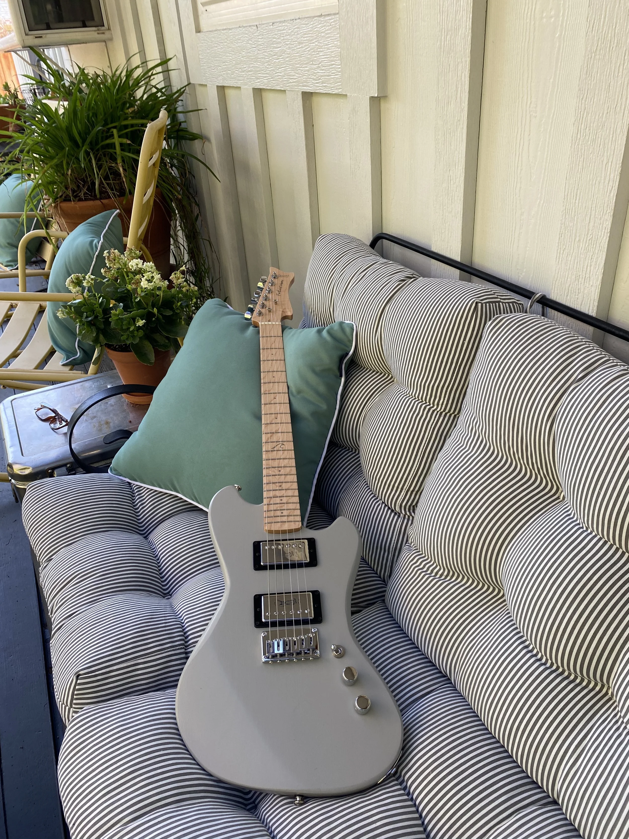 Grey.back.deckIMG_5286.jpg