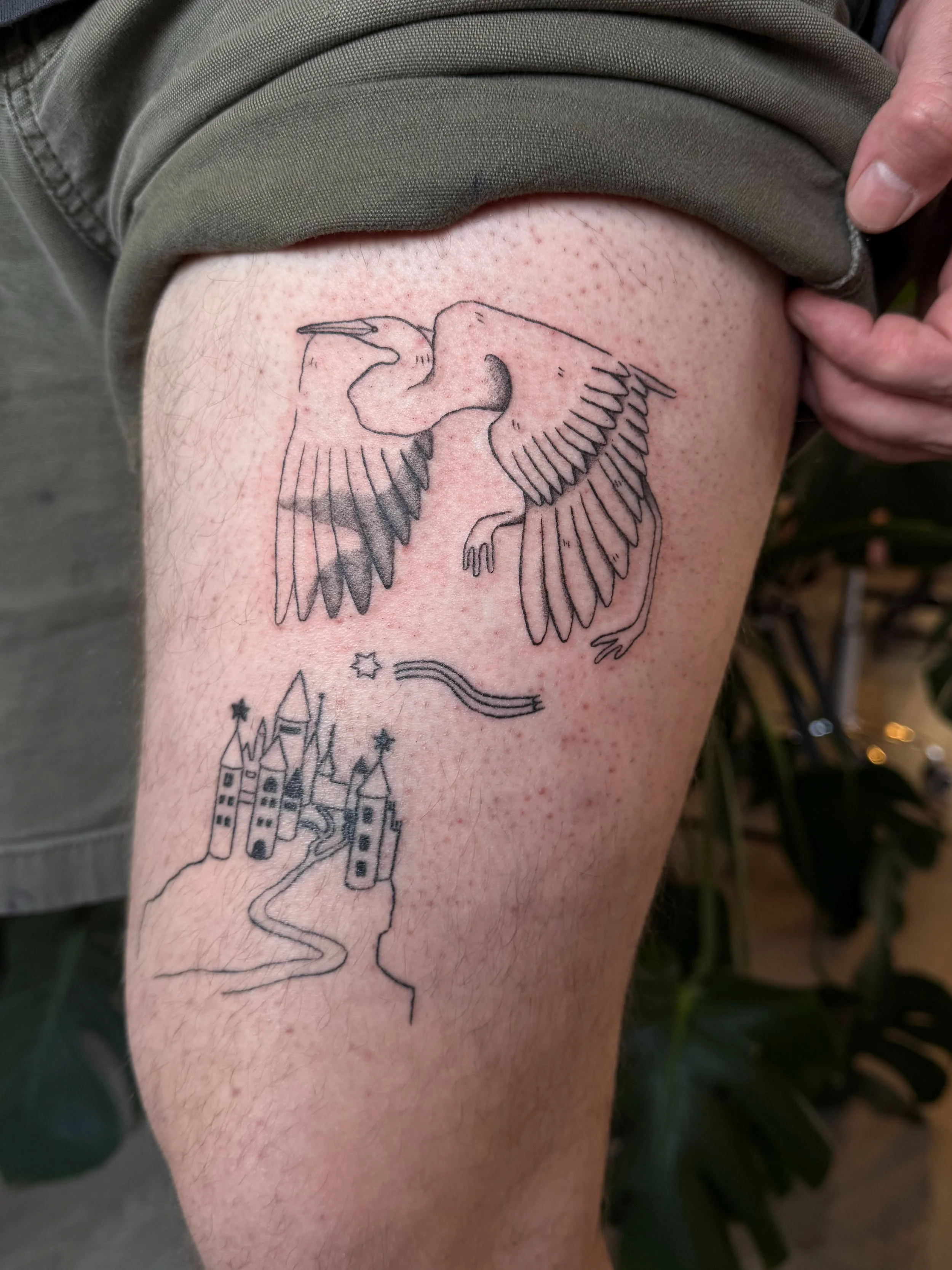 great egret next to a healing castle we did 5 weeks earlier :-) i love the shadow cast on the wings!! thanks ben! 

i&rsquo;m super behind on posting tattoos and paintings but i will be working on catching up 🙈 i guess it&rsquo;s not a bad thing tha