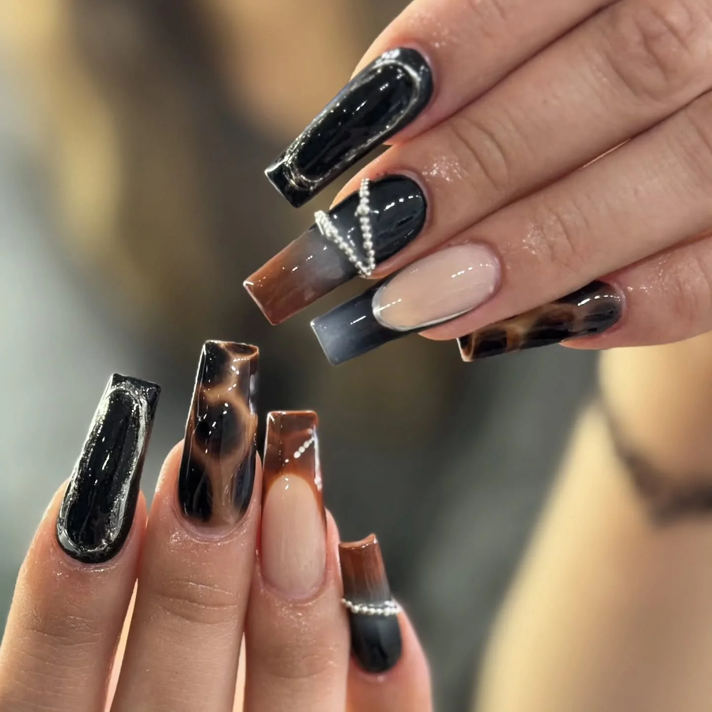 Happy Fall! 🍁✨

#yycnailsalon #yycnails #yycnailart #naildesigns #yycfall