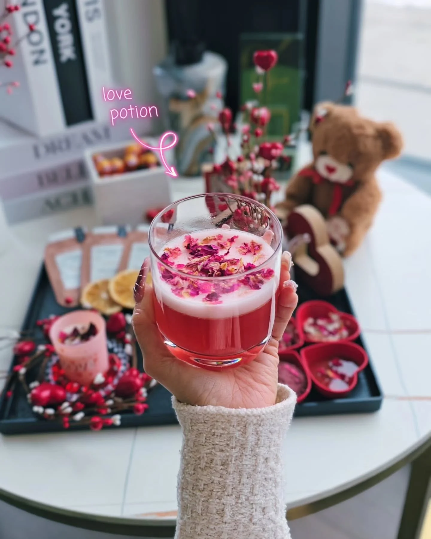 February just got sweeter &hearts;️

Sip on our two Valentine's specials while you get pampered:

🍸 Love Potion &mdash; our signature Valentine's cocktail
🍓 Sweetheart Spritz &mdash; a refreshing non-alcoholic favourite

Perfect for couples, gals, 