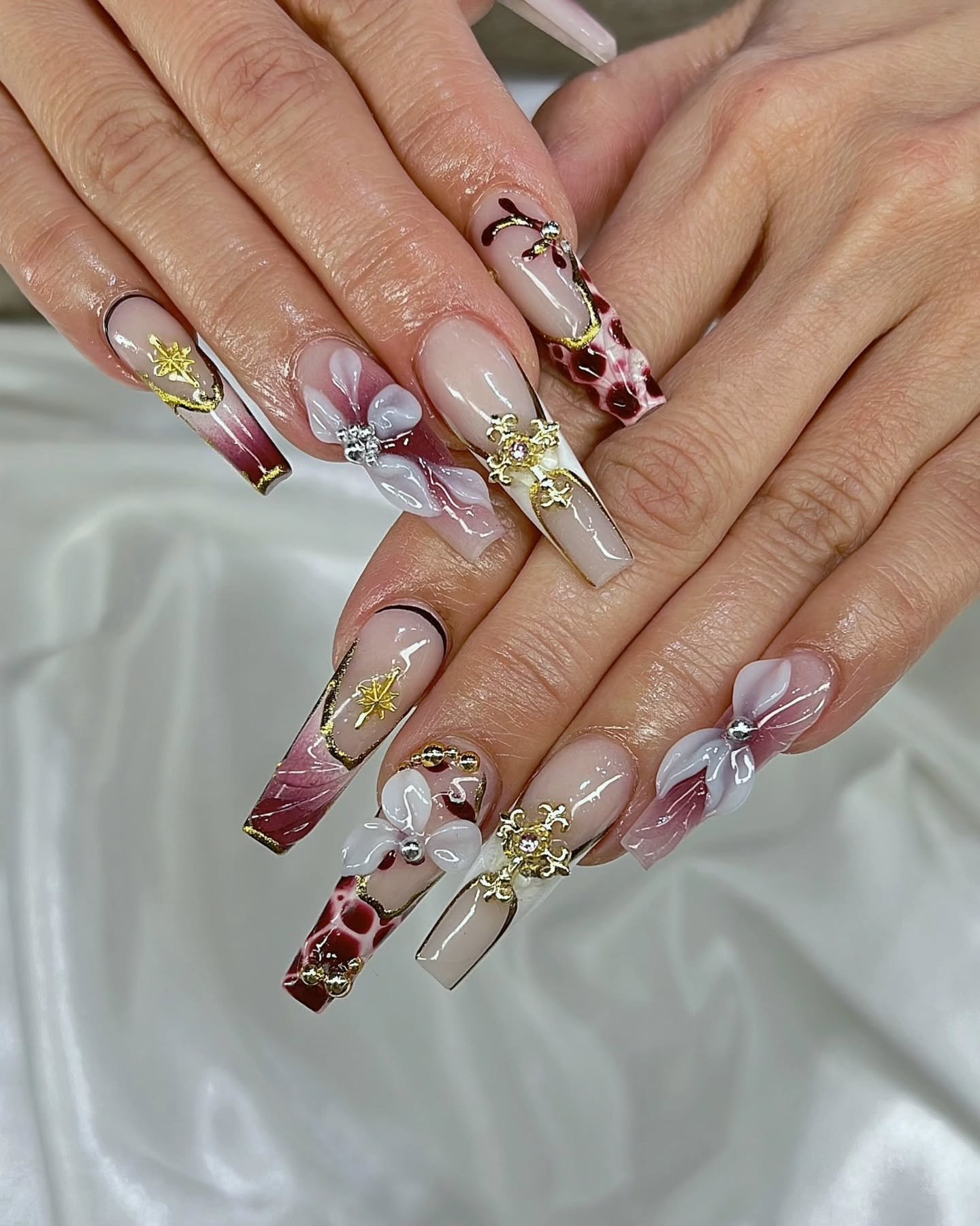 Because life's too short for boring nails 💅🏻❤️

📍 Jade Nail Bar / 729 1 Ave NE, Calgary, AB, T2E 0B8
📞 (403) 969-9263
🌐 Jadenailbaryyc.ca

#yycnailsalon #yycnails #yycnailart #nails #nailart