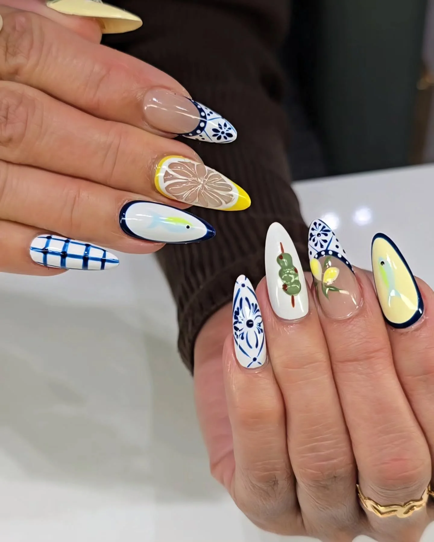 When life gives you lemons... put them on your nails. 💙🍋

📍 Jade Nail Bar / 729 1 Ave NE, Calgary, AB, T2E 0B8
📞 (403) 969-9263
🌐 Jadenailbaryyc.ca

#yycnailsalon #yycnails #yycnailart #nails #summernails