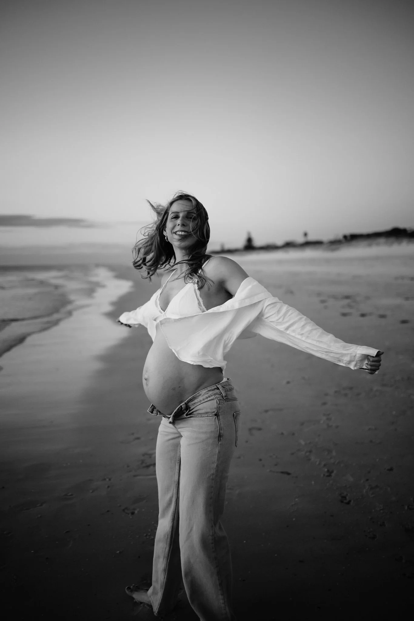 Tylah-maternity-photoshoot-adelaide_DANNIELLECOOKPHOTOGRAPHY_sneaks-29.jpg