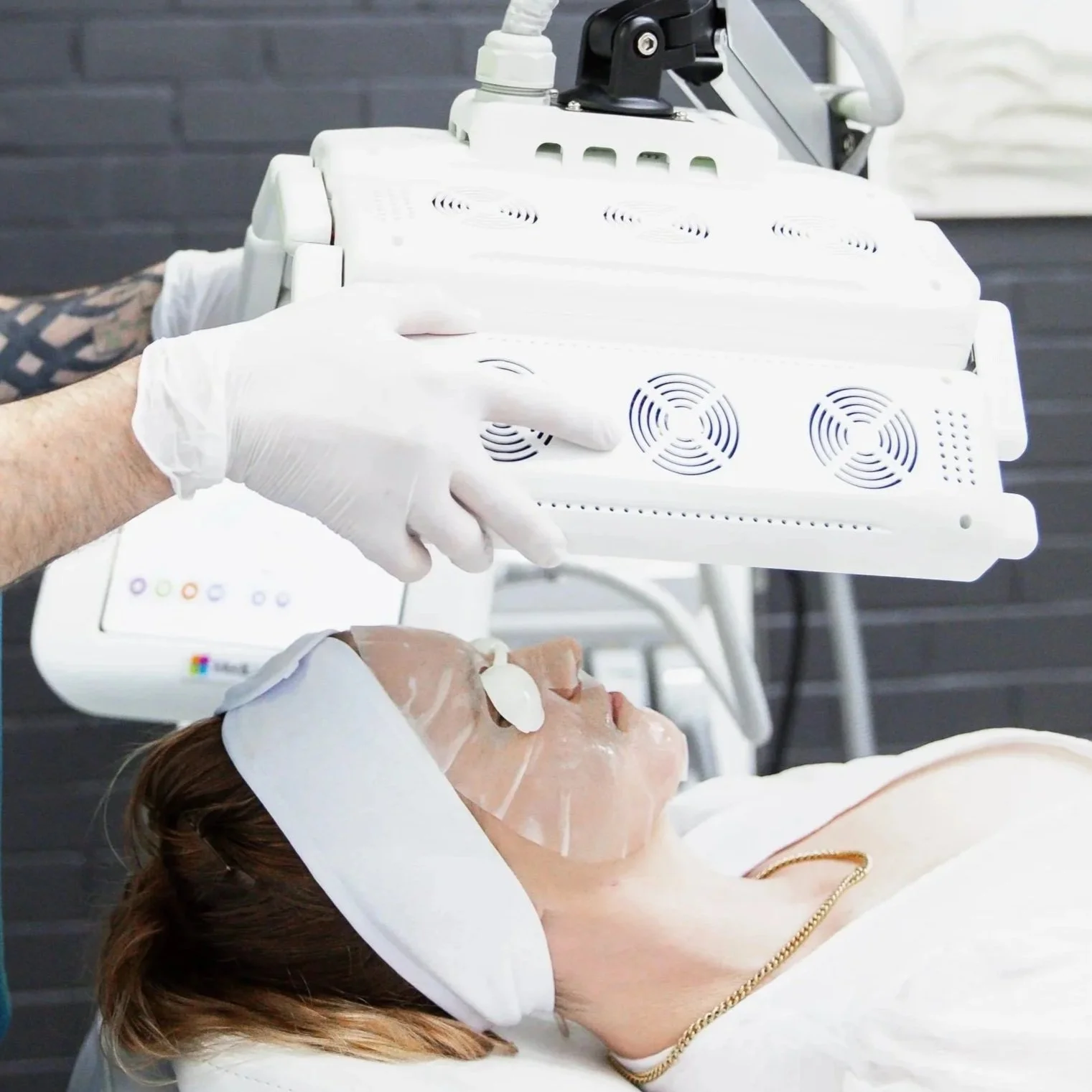 led light therapy - redness - vascular therapy - broken capillaries - spider veins - cherry angiomas - redness - facial flushing - rosacea - red face - skin treatment - skin clinic - cosmetic clinic - geraldton - pure cosmetics