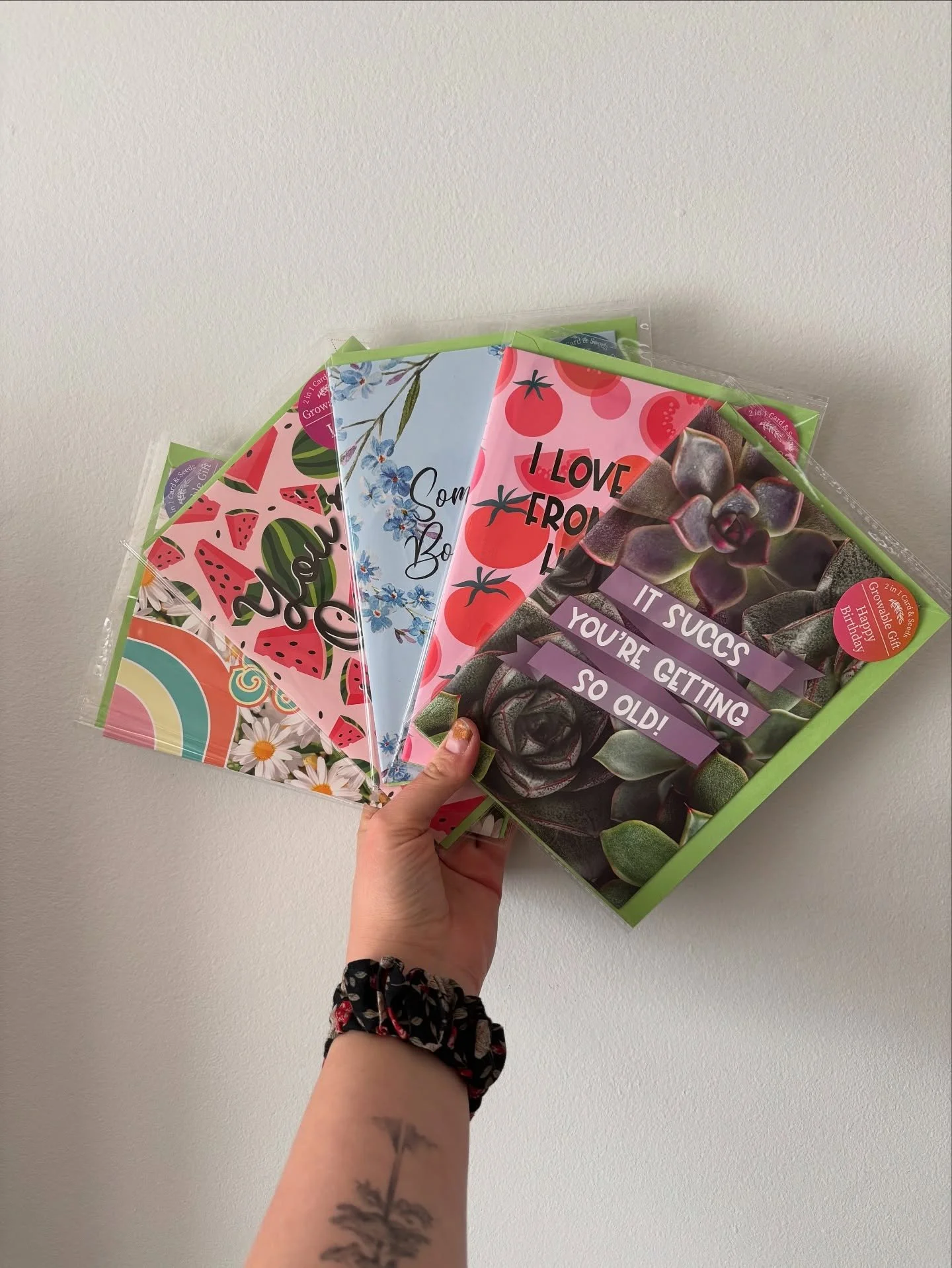 What&rsquo;s more summery than a packet of seeds and a cheeky greeting card? Snag one of these cuties in the shop for only 8.99(!) and make someone&rsquo;s day ☀️