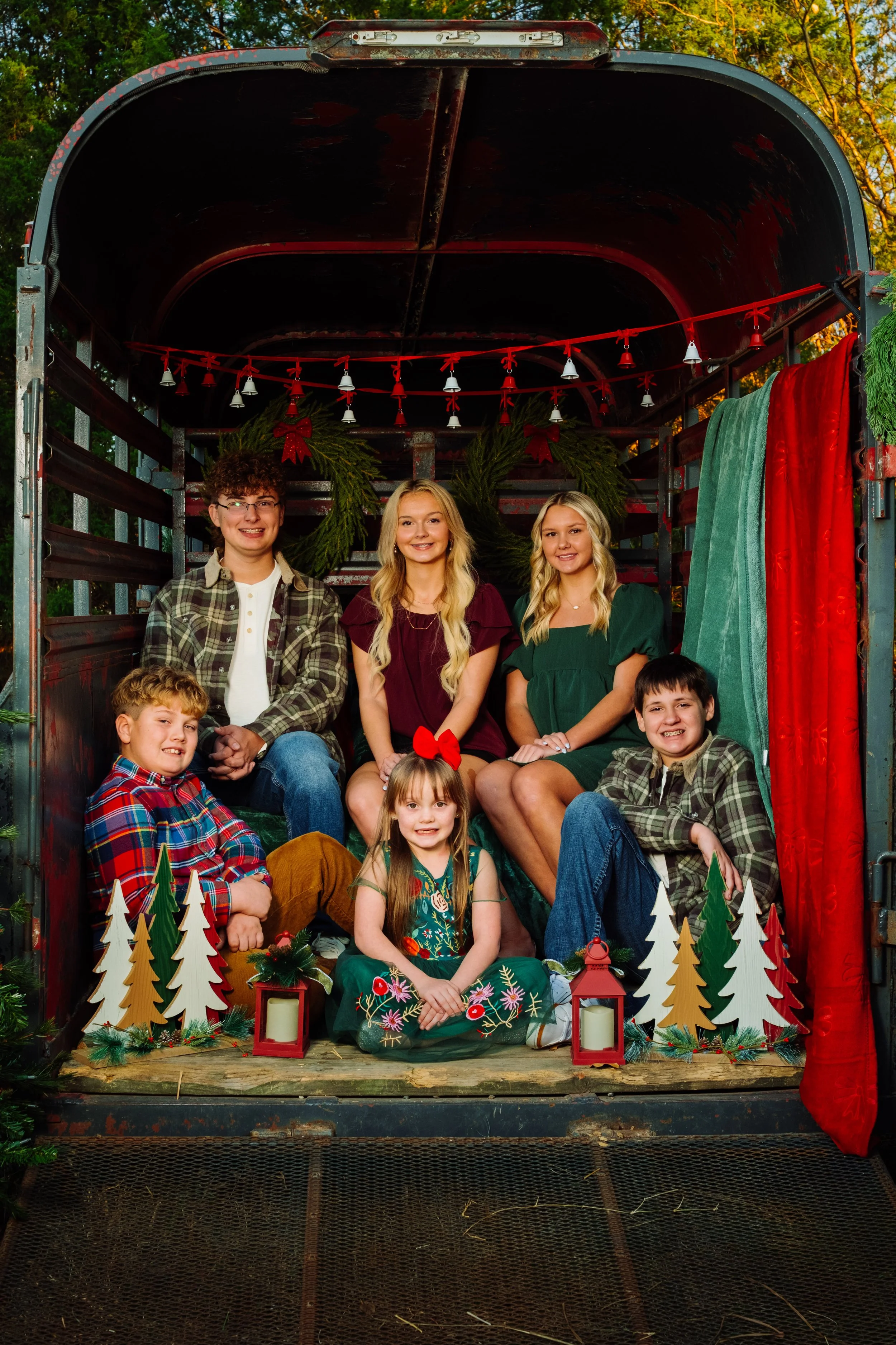 JessicaChristmas_2025-35.jpg