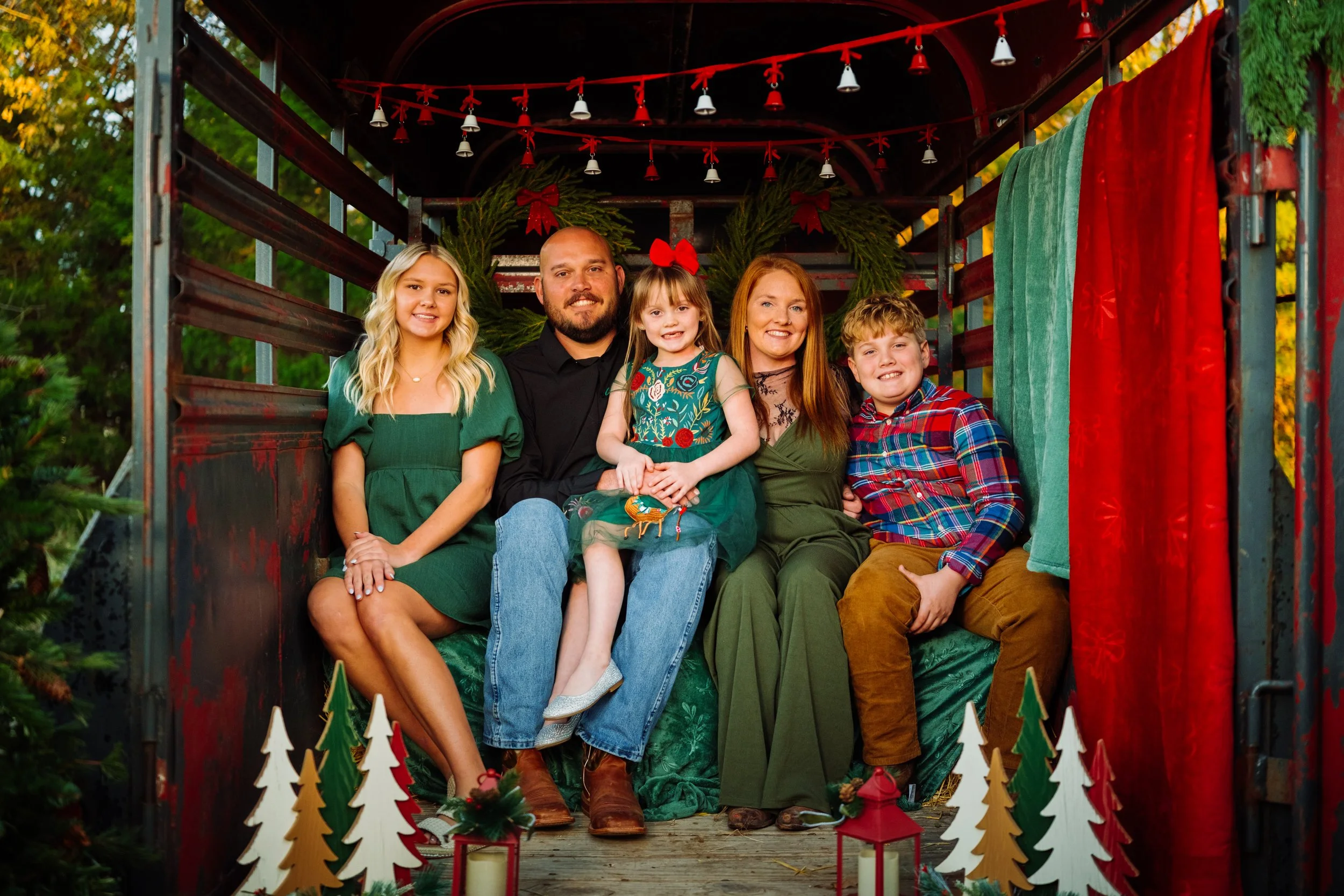 TinaChristmas_2025-35.jpg